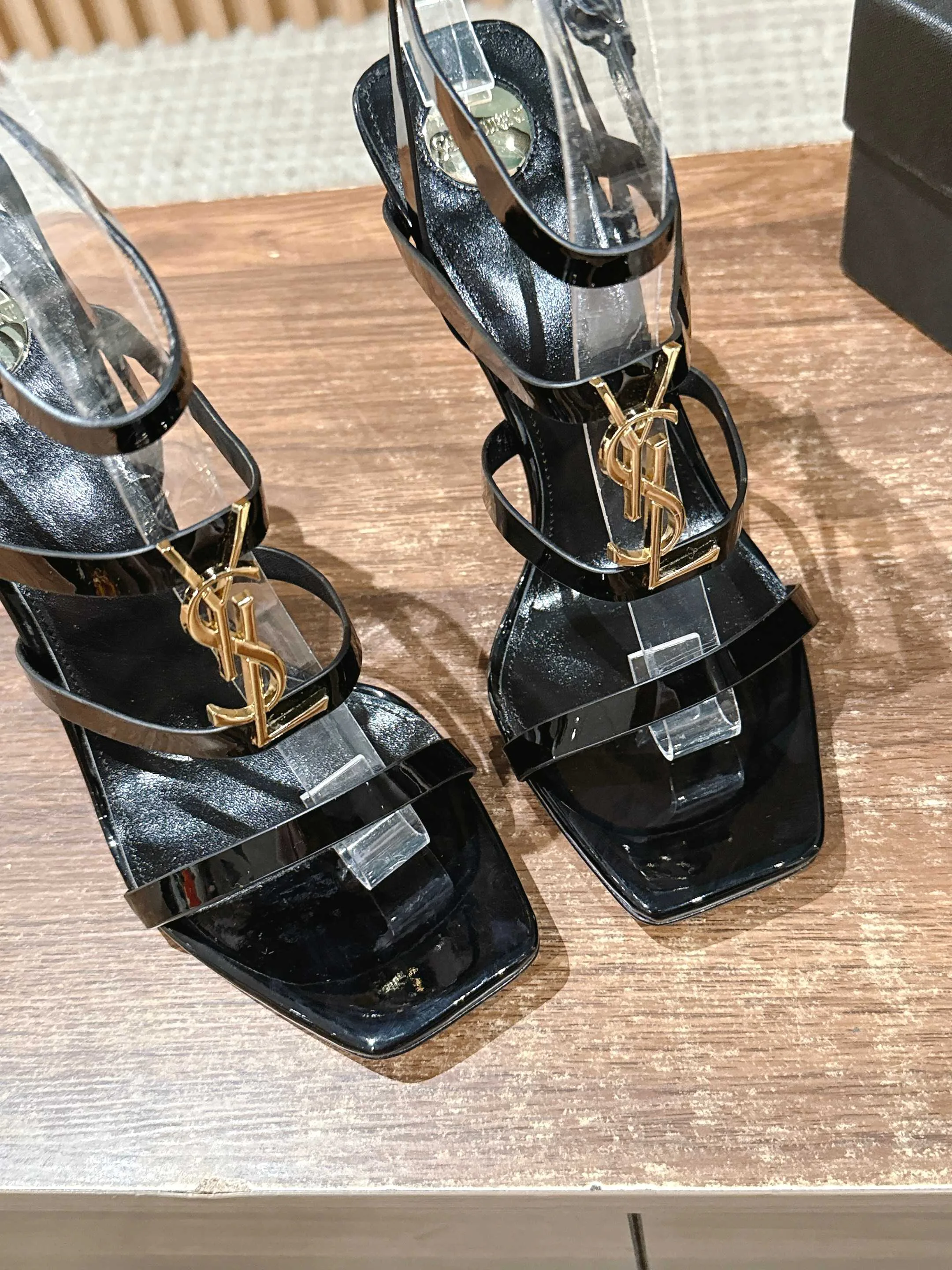 Босоножки Женские Saint Laurent 68820