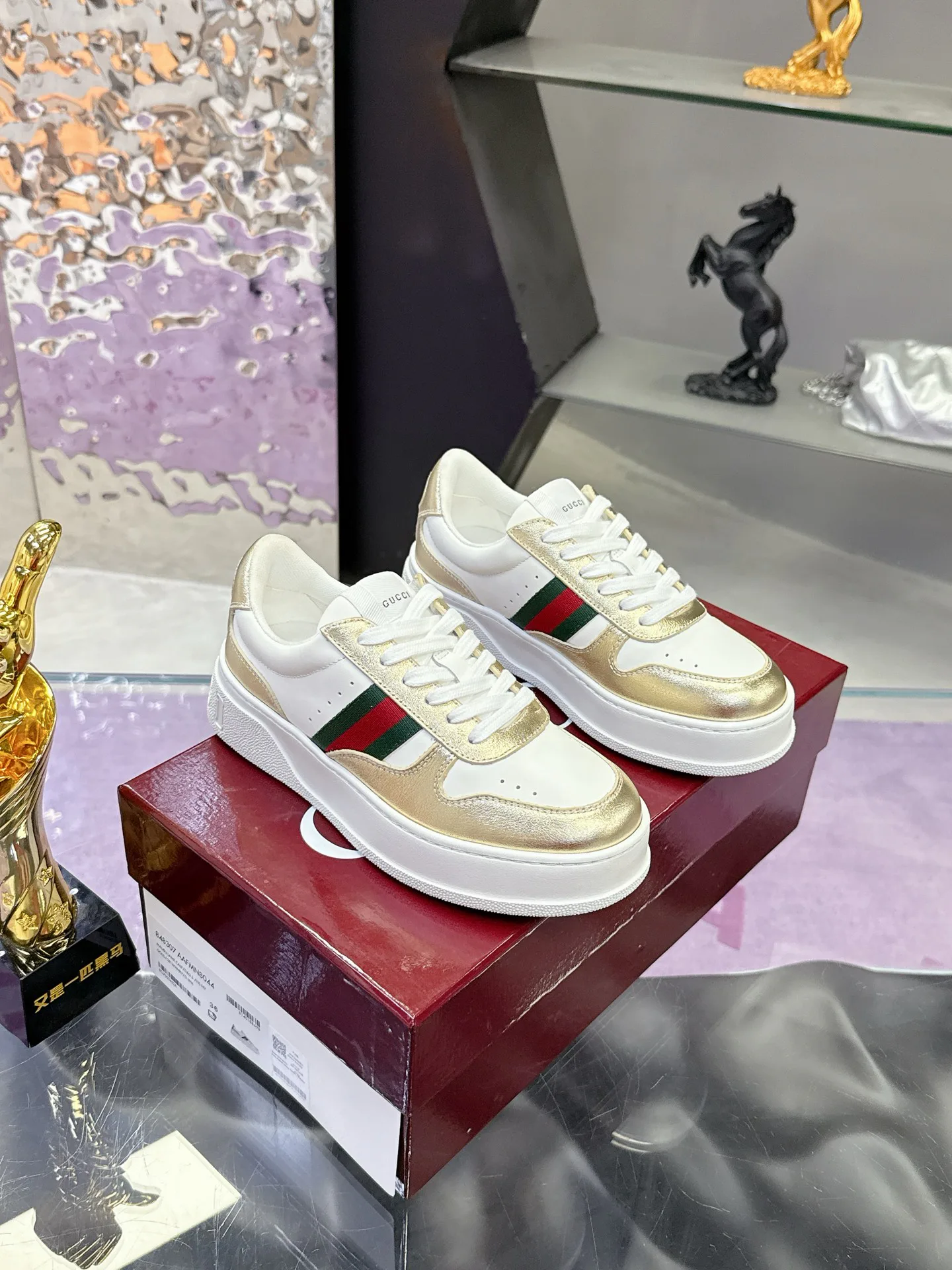 Кроссовки Женские Gucci 5402073