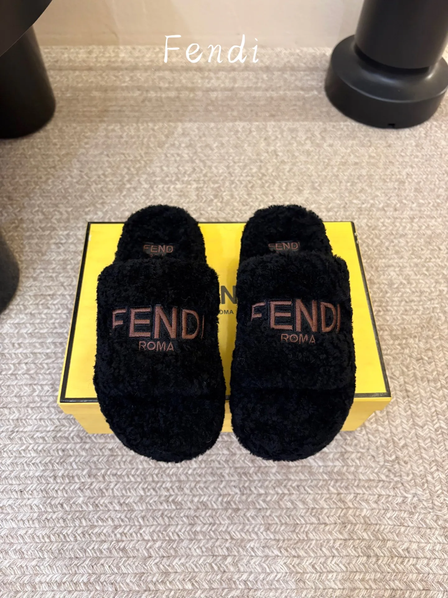 Тапочки Женские Fendi 18132911