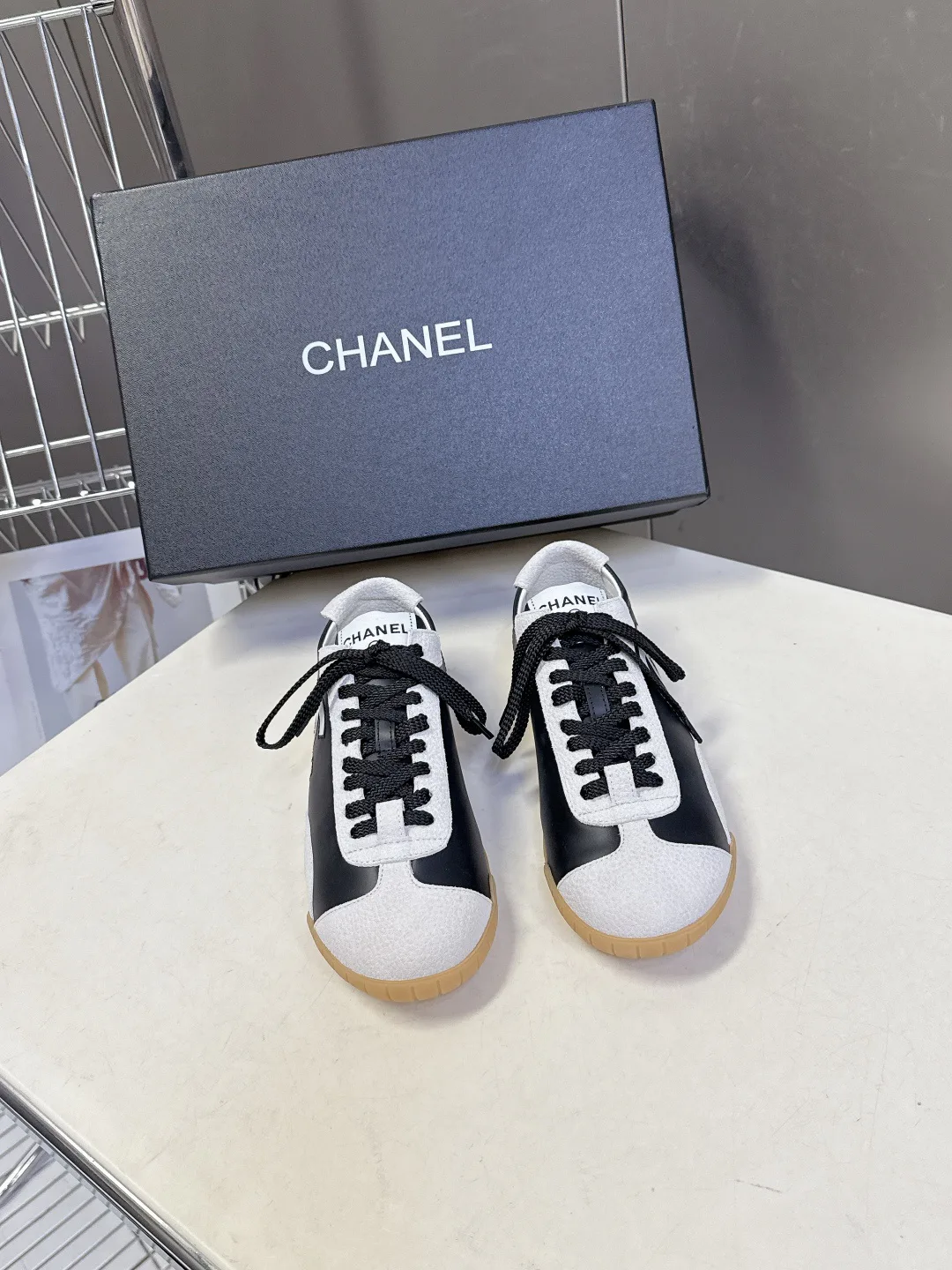 Кроссовки Женские Chanel 18703402