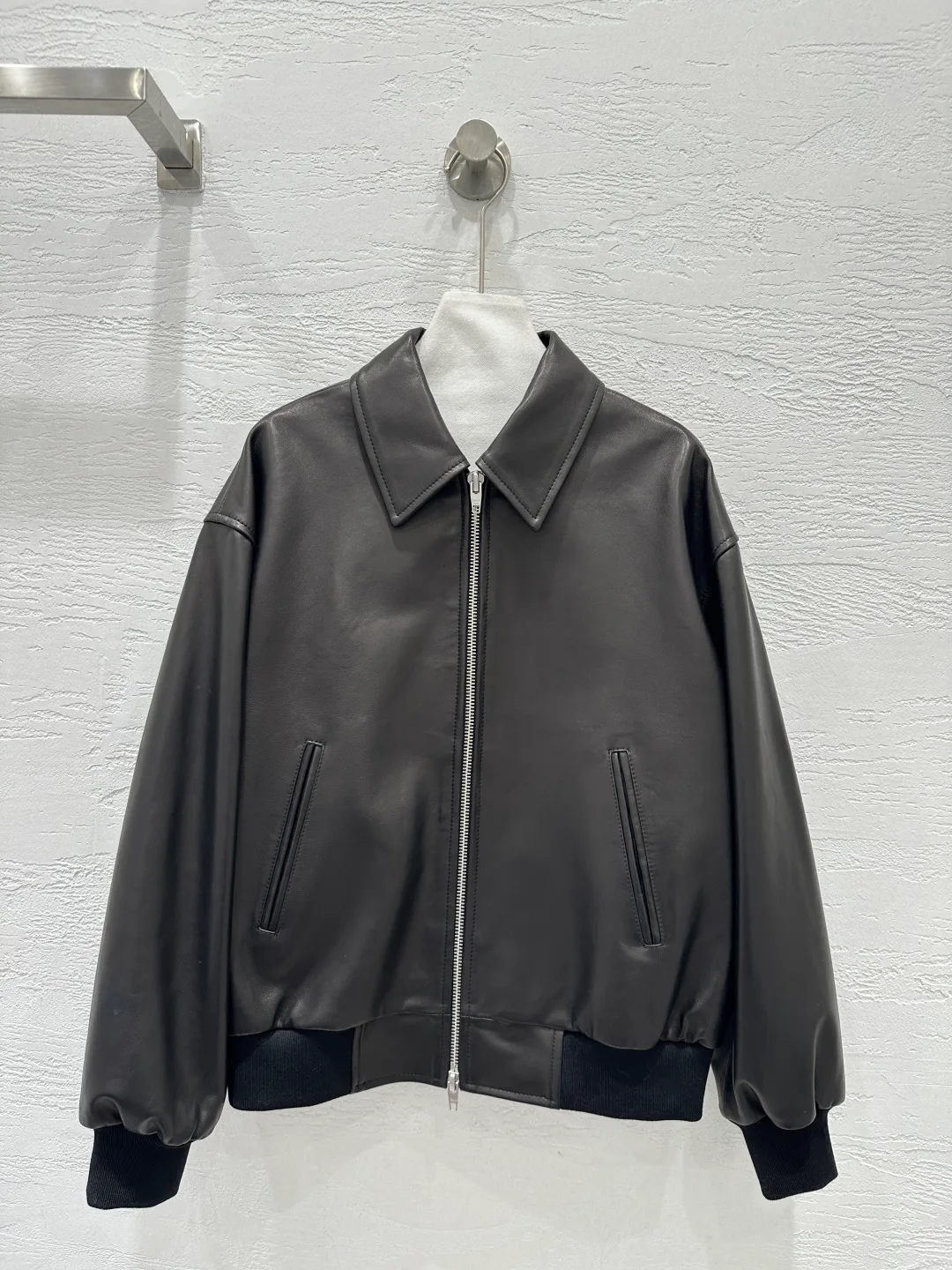 Кожаные Куртки И Дублёнки Женские Celine 11232073