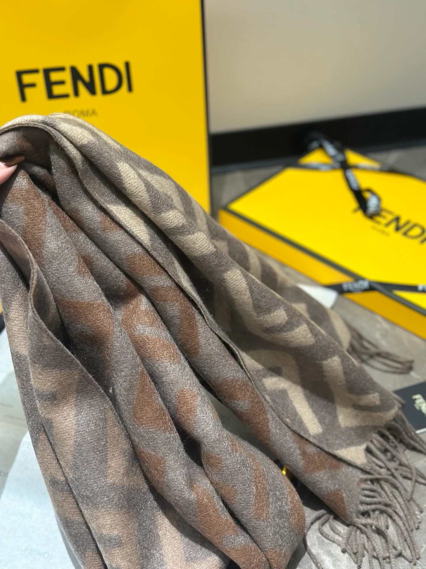 Шарфы Fendi 436098