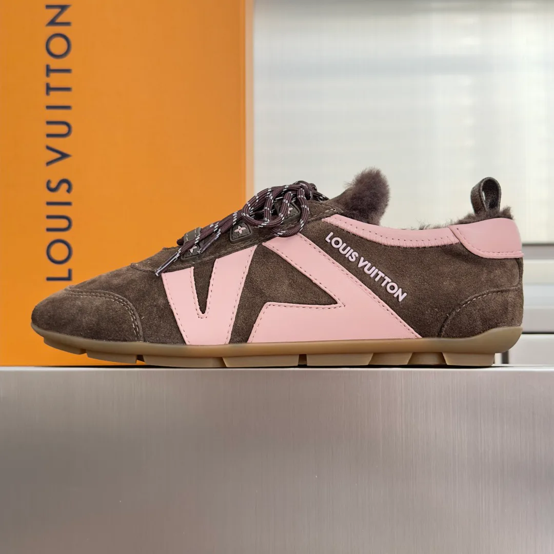 Кроссовки Женские Louis Vuitton 18741739