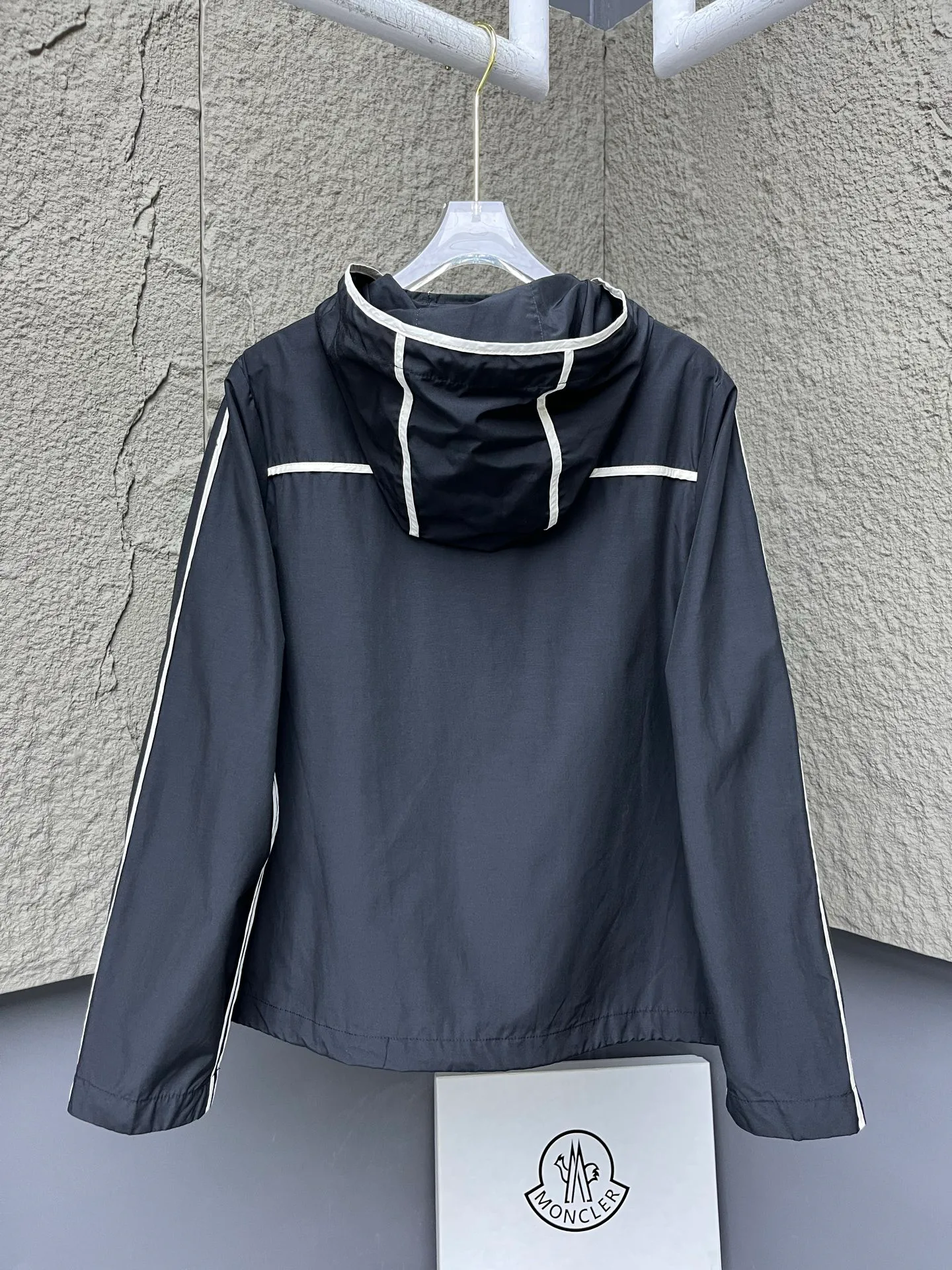 Куртки И Пуховики Женские Moncler 14179711