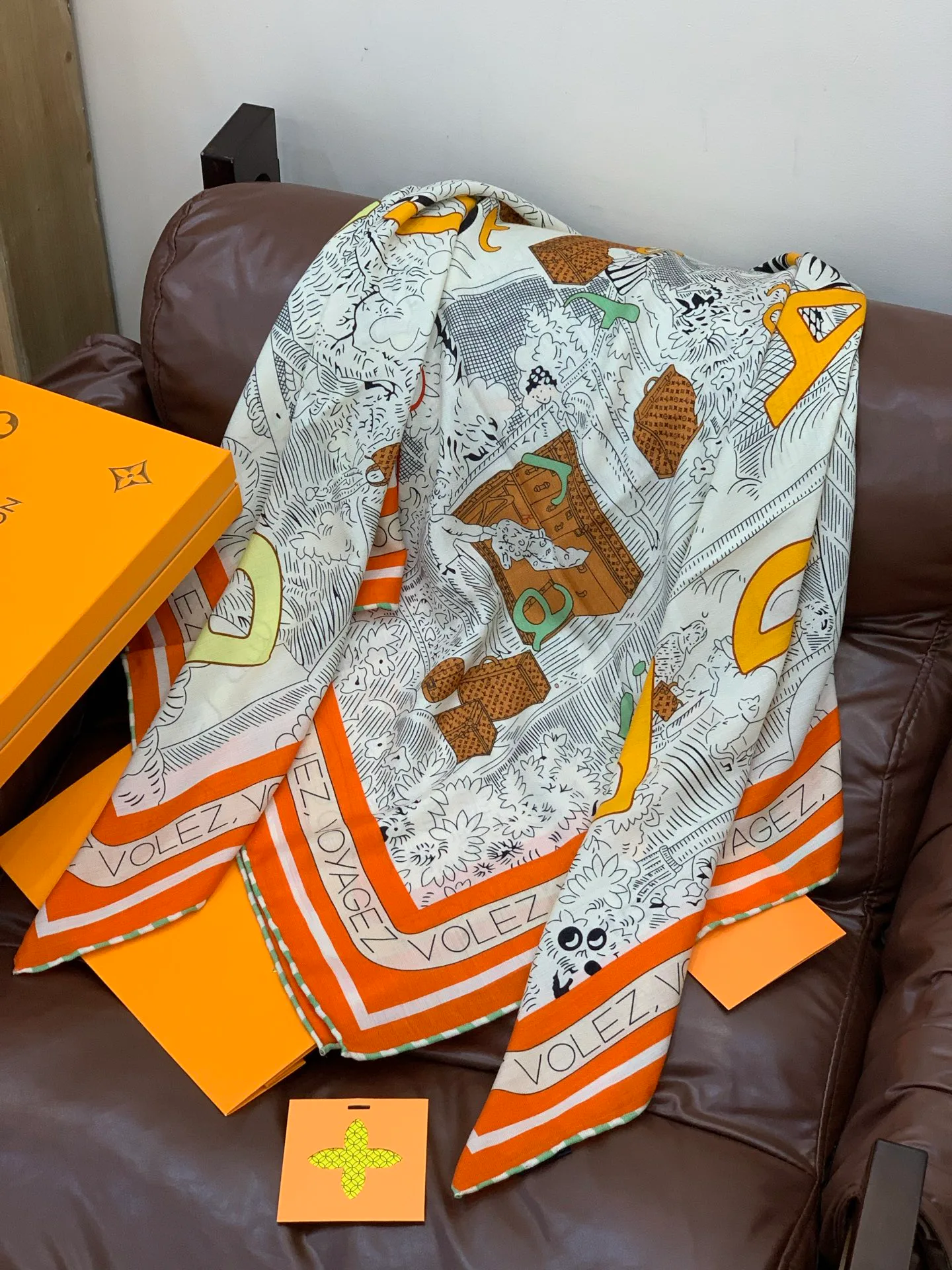 Платки Louis Vuitton 318429