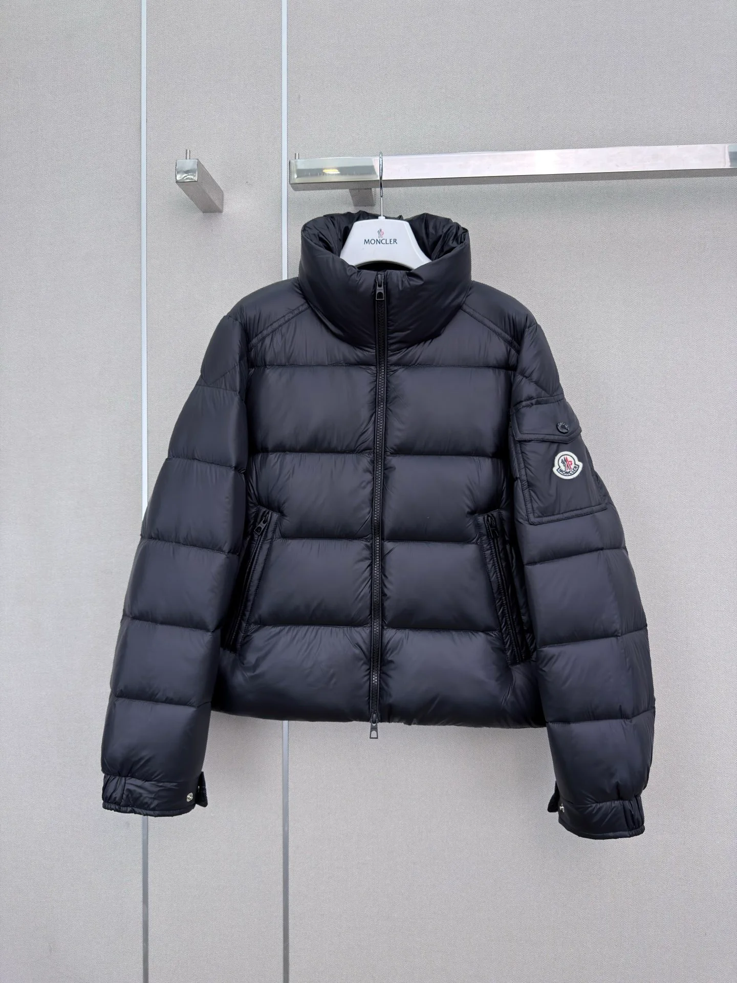 Куртки И Пуховики Женские Moncler 18439408