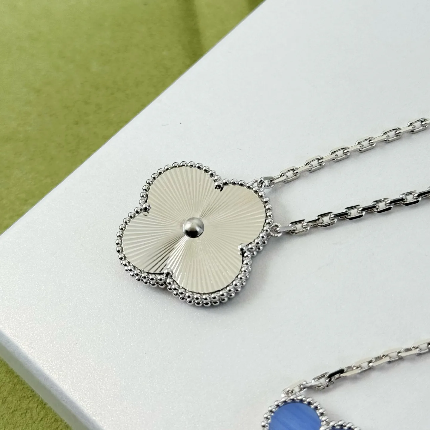 Бижутерия Van Cleef & Arpels 910015