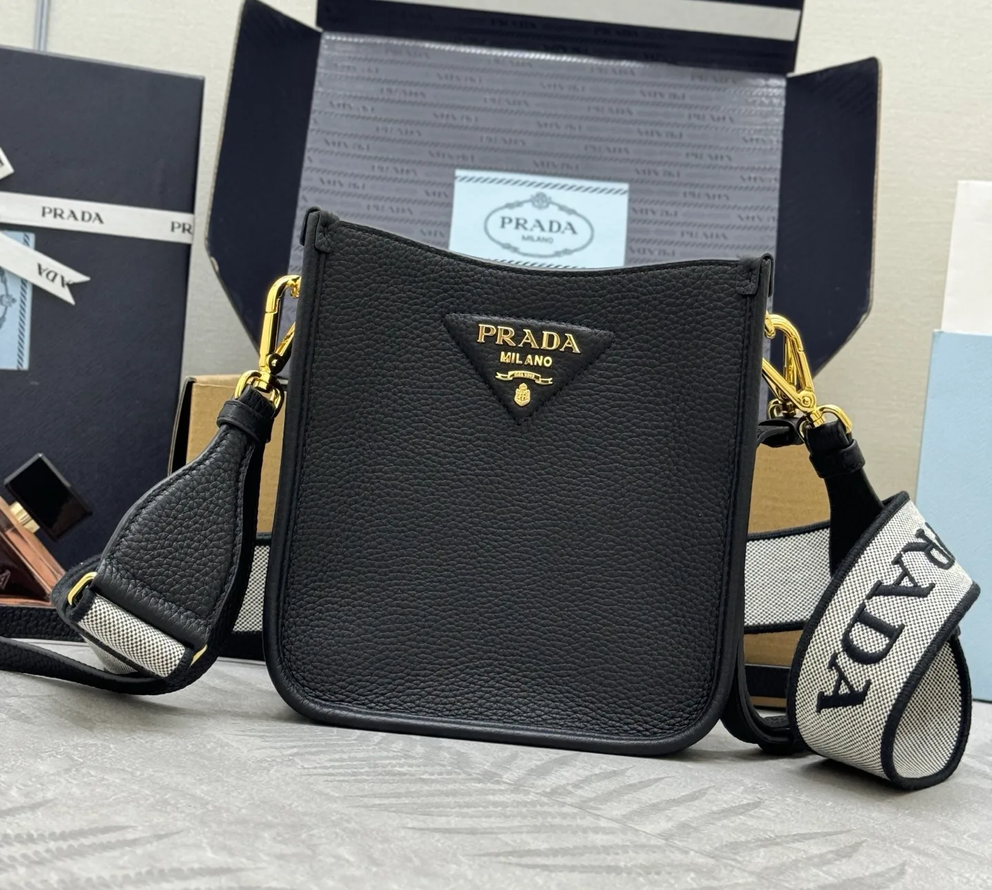 Сумки На Ремне Женские Fendi 14225460