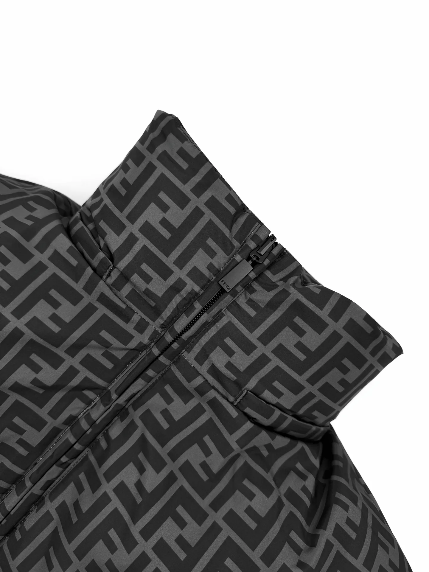 Куртки И Пуховики Женские Fendi 17216835