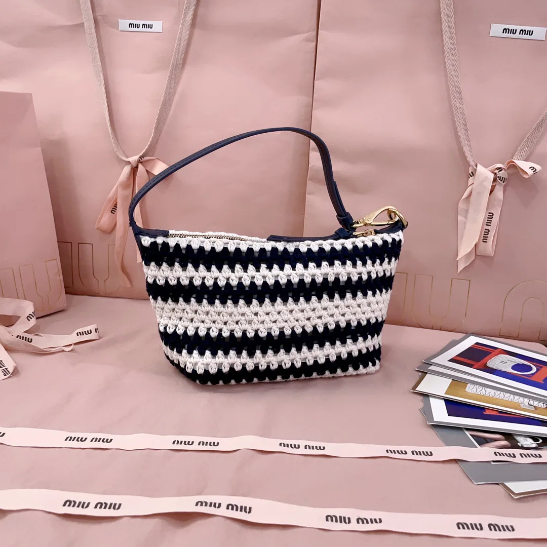 Классические Сумки Женские Miu Miu 11872274