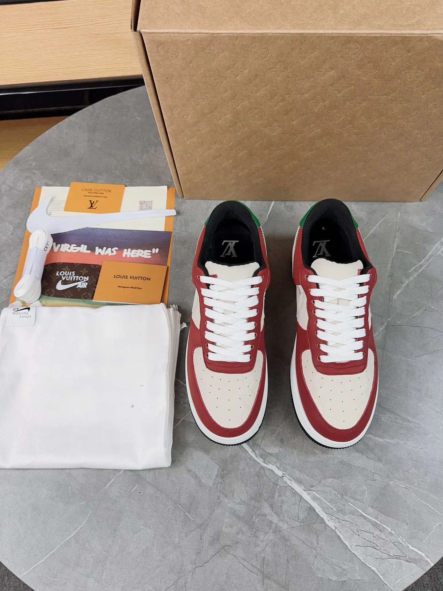 Кроссовки Женские Lv X Nike 29990