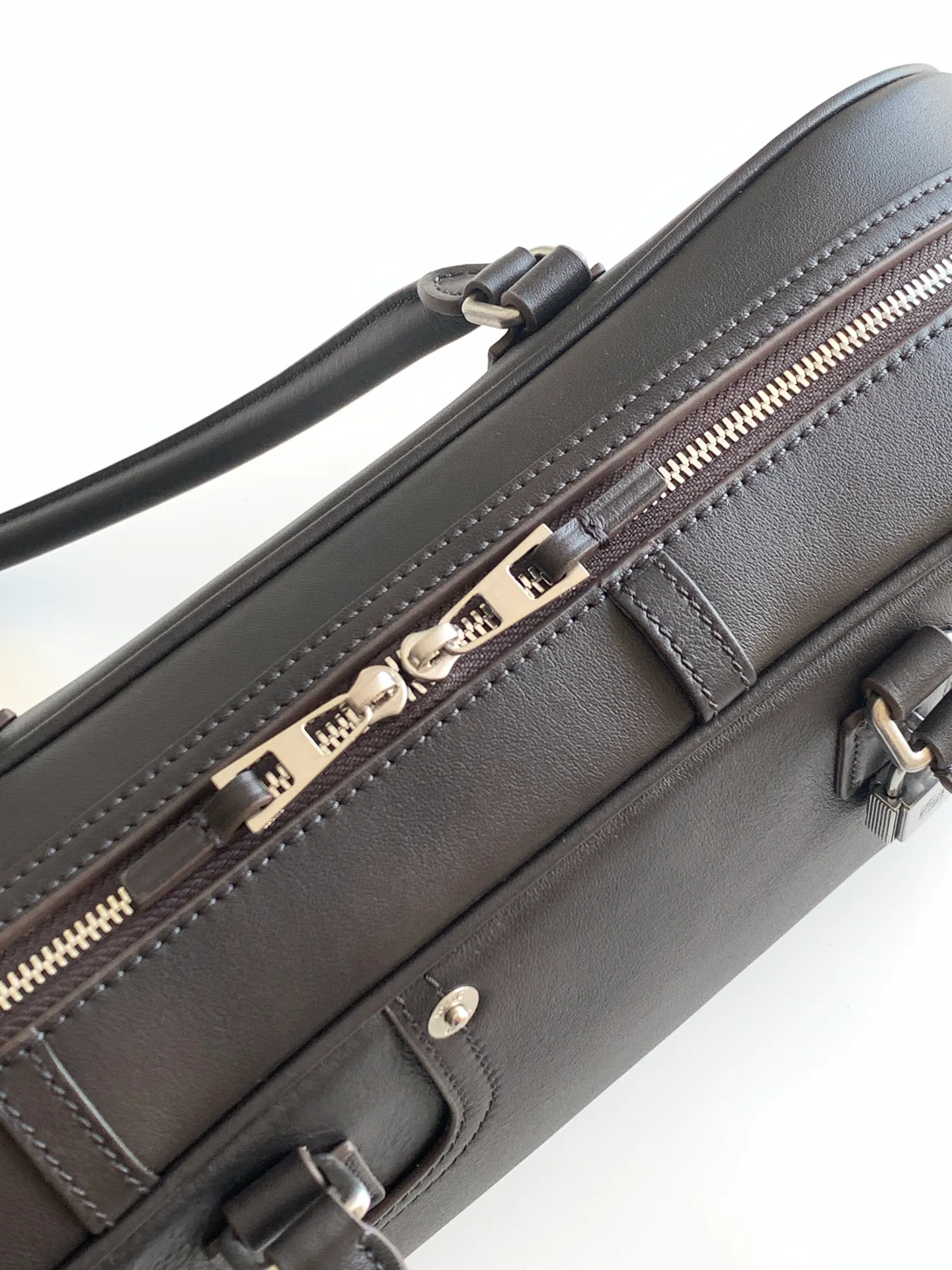 Классические Сумки Женские Loewe 11504283