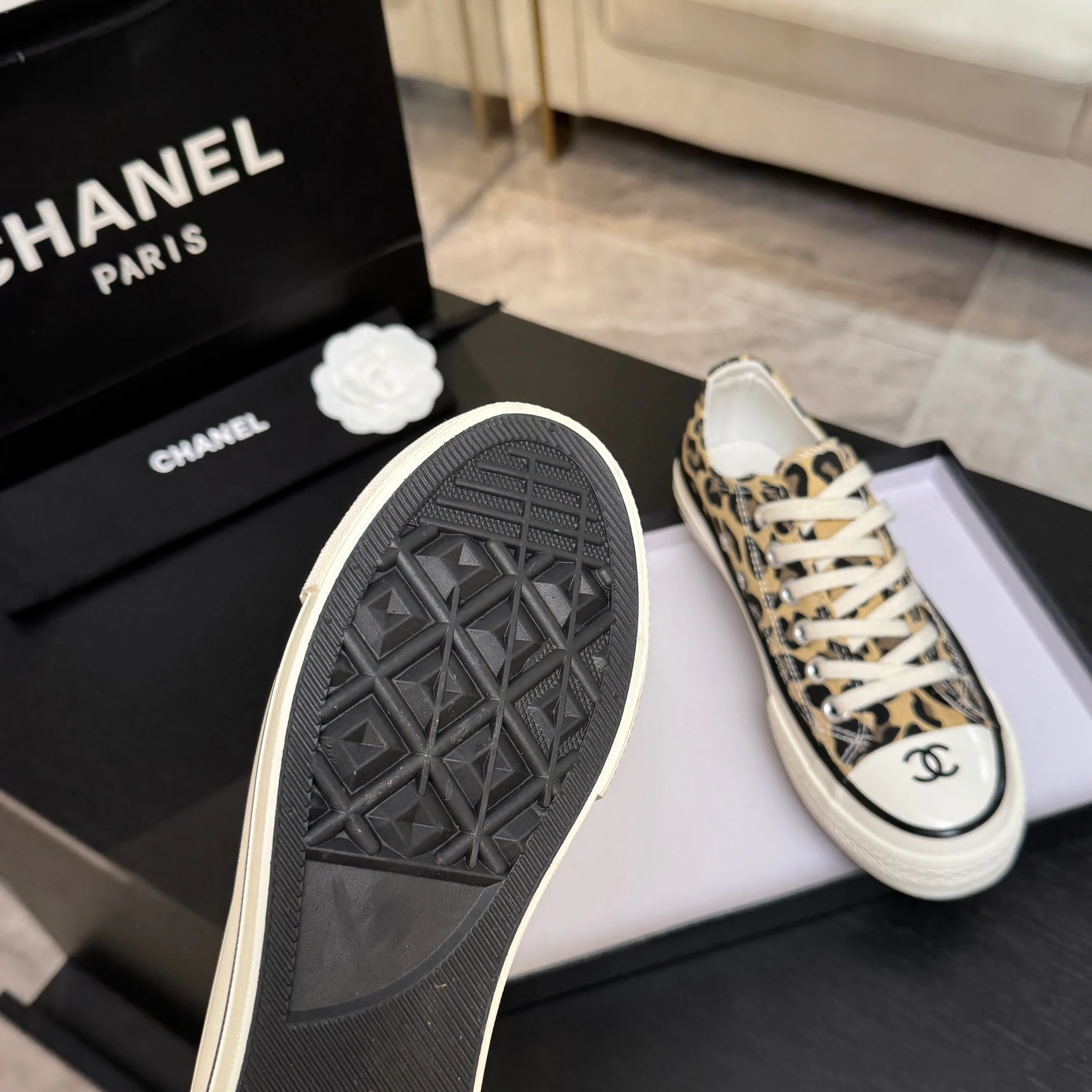Кроссовки Женские Chanel 18062555