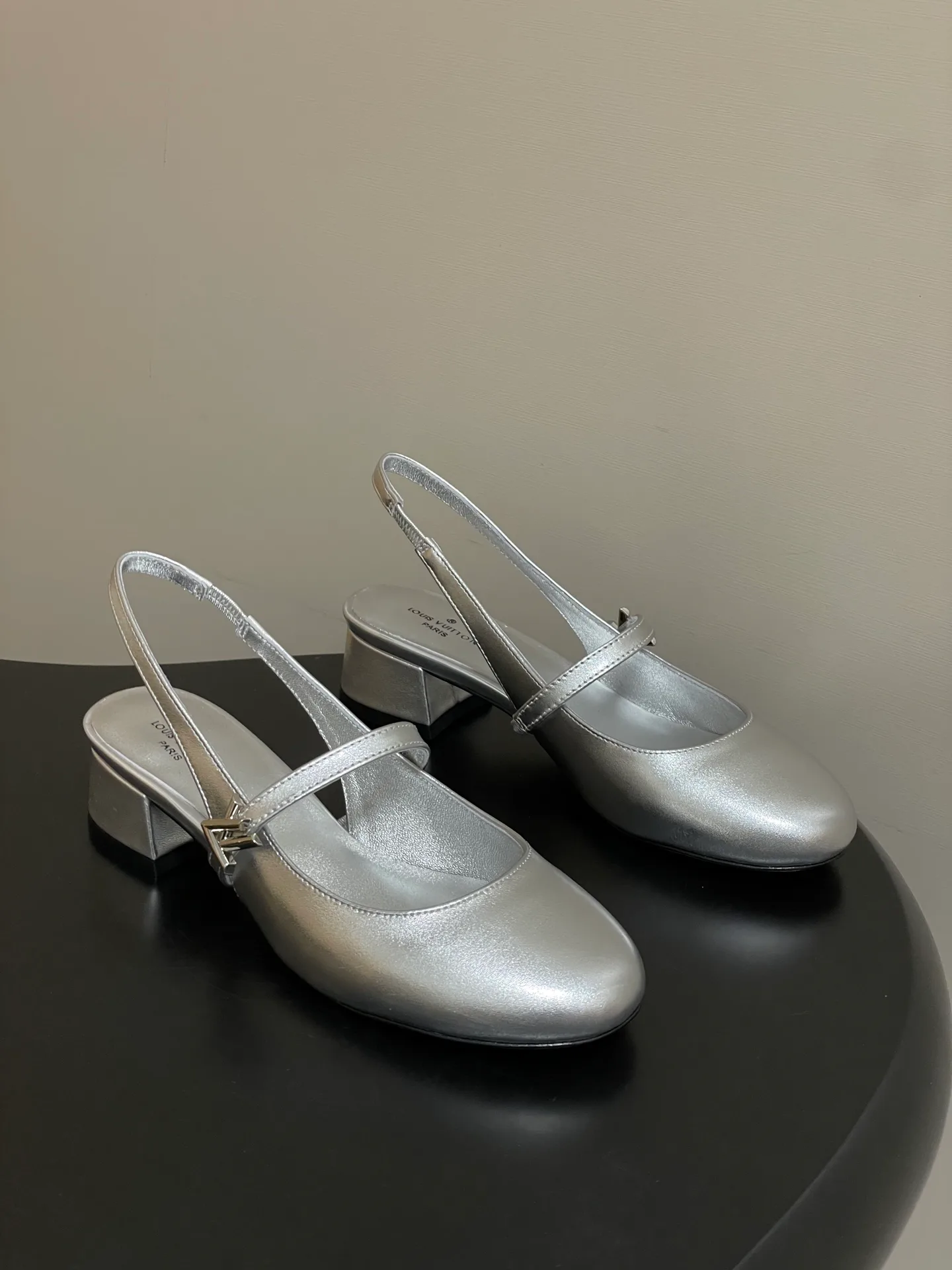 Босоножки Женские Louis Vuitton 11628715