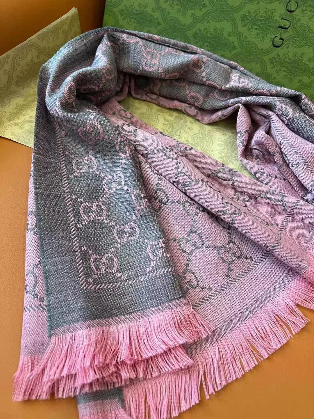 Шарфы Gucci 401780