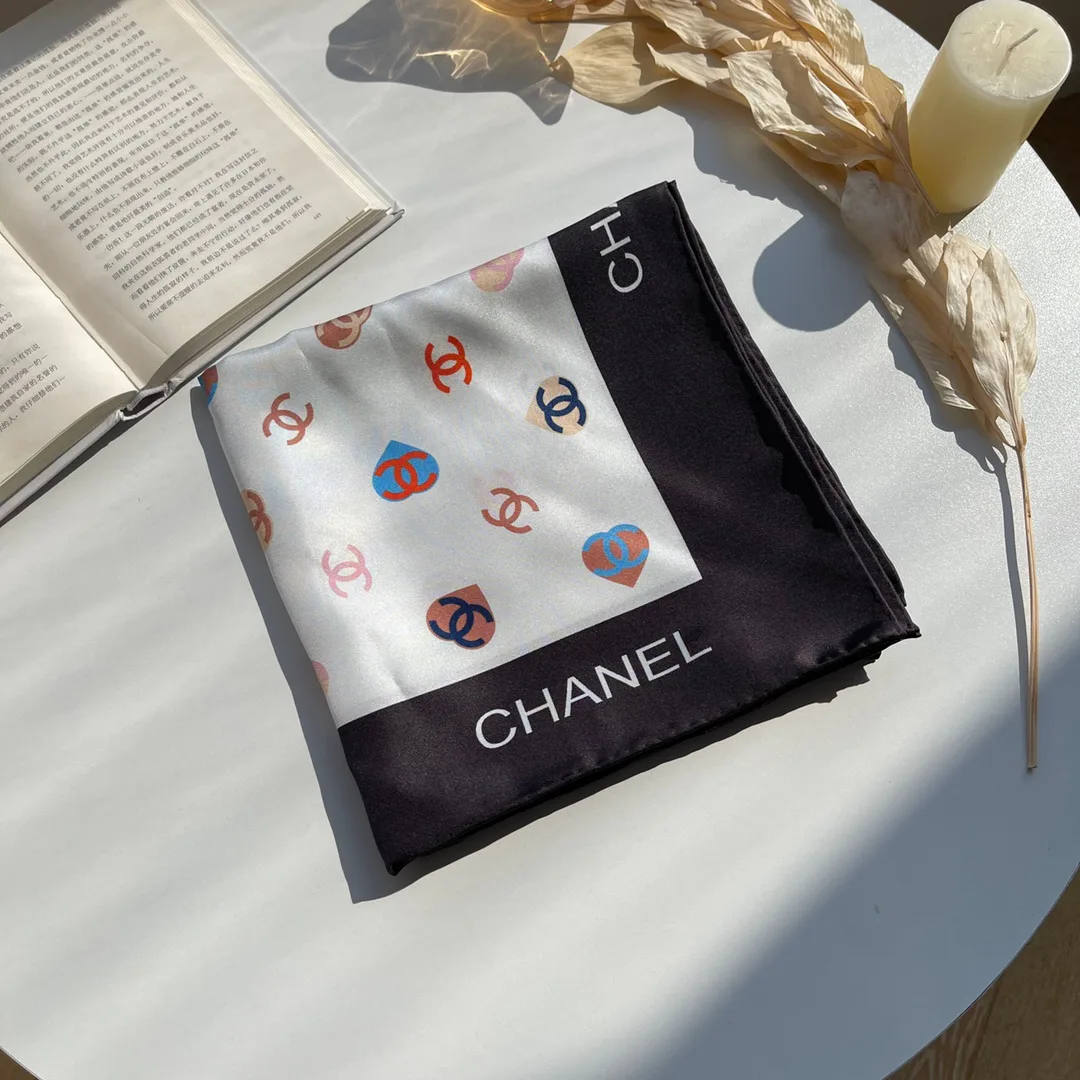 Платки Chanel 13351570