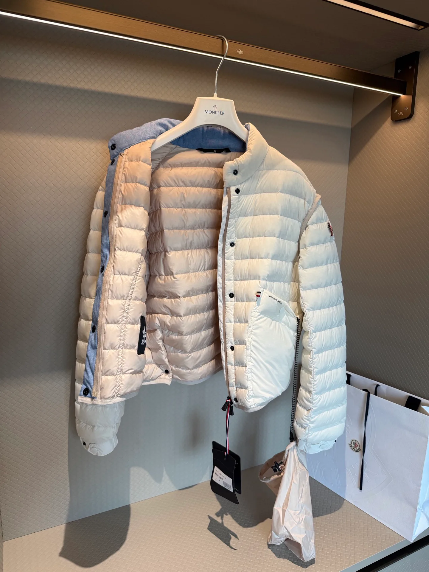 Куртки И Пуховики Женские Moncler 18391928