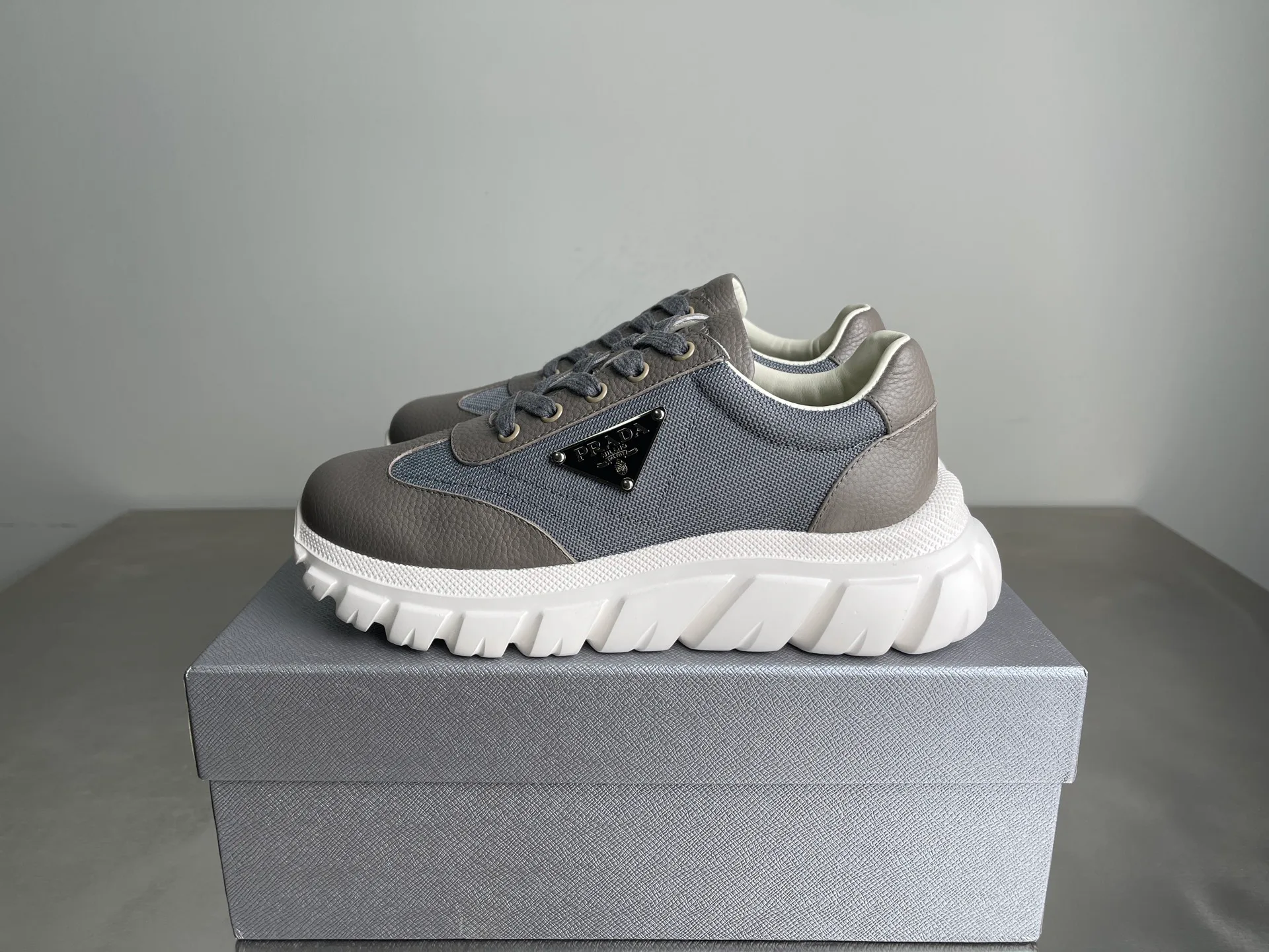 Кроссовки Мужские Prada 5058282