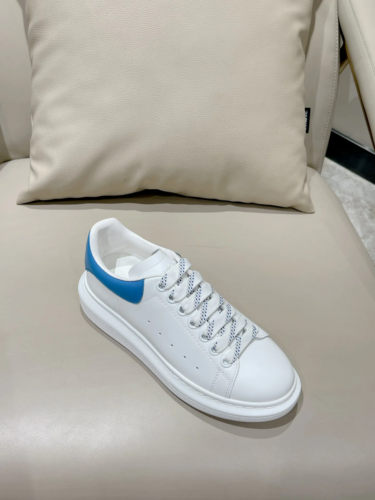 Кроссовки Женские Alexander Mcqueen 18373667