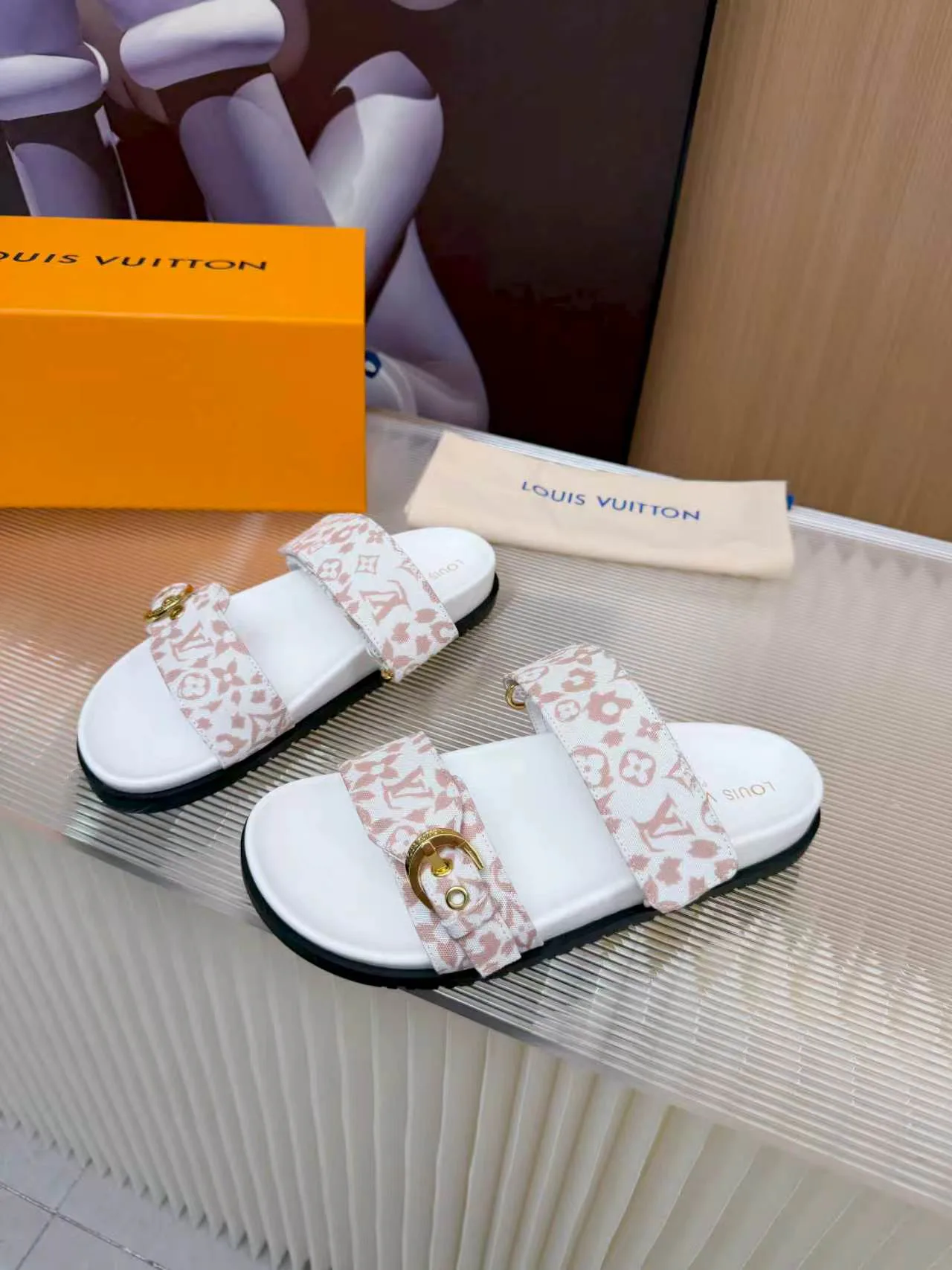 Шлепанцы Женские Louis Vuitton 11633020