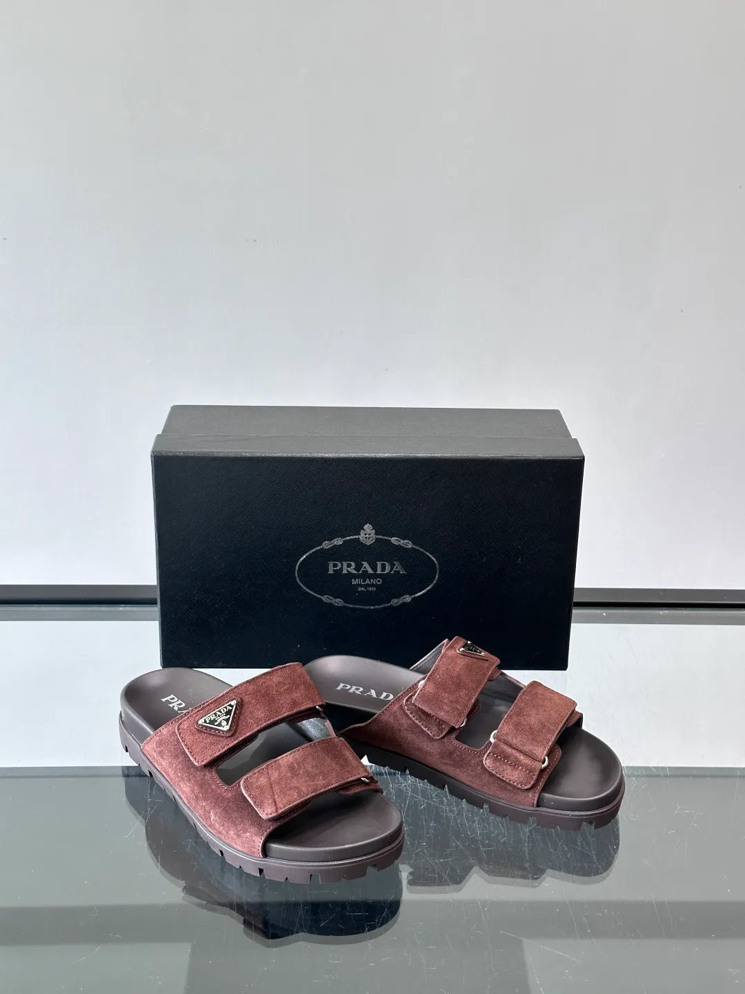 Шлепанцы Женские Prada 17689186