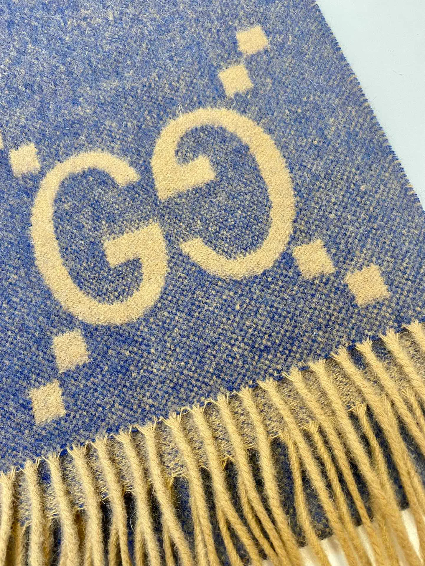 Шарфы Gucci 210285