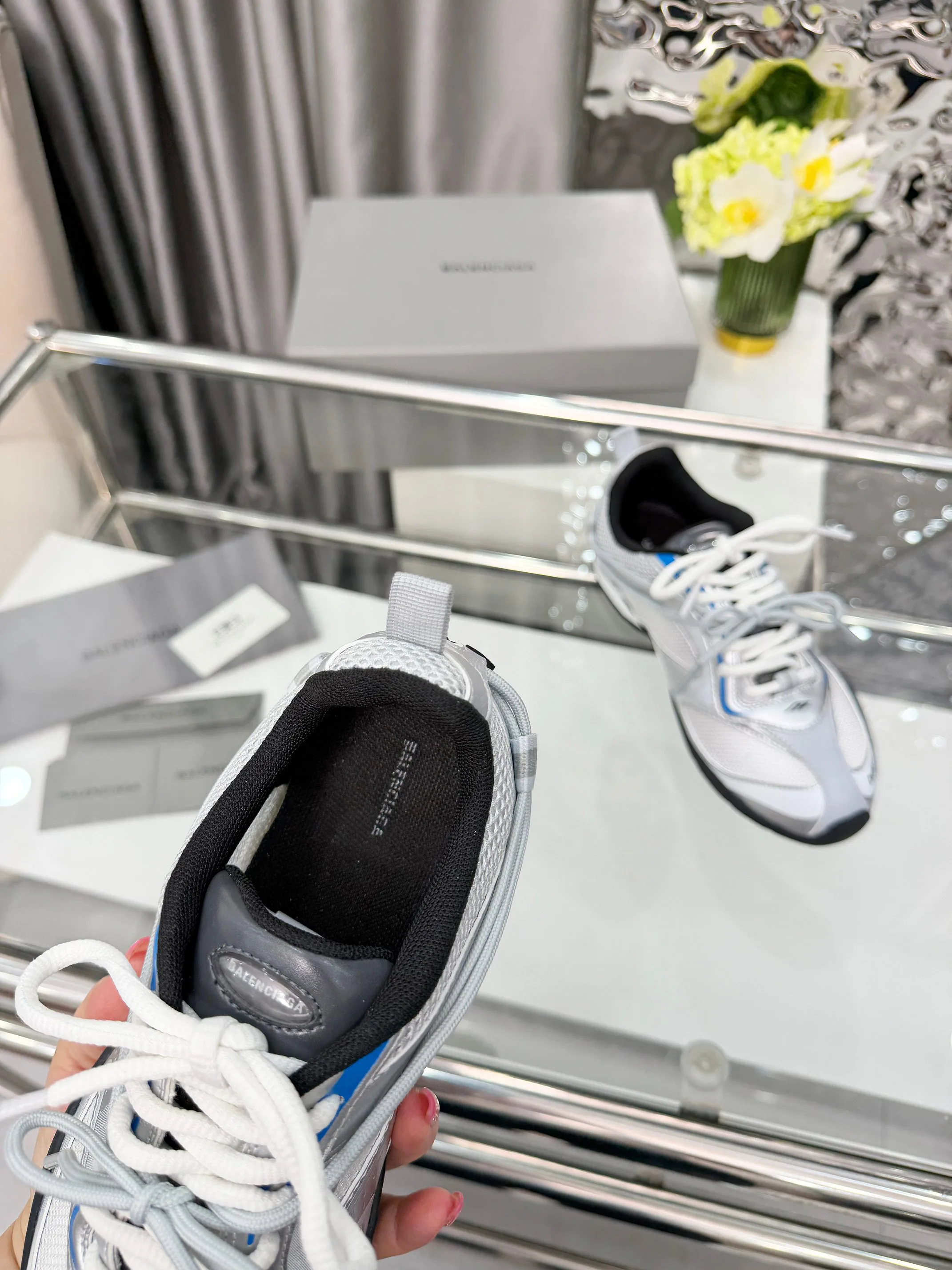 Кроссовки Женские Balenciaga 13080100