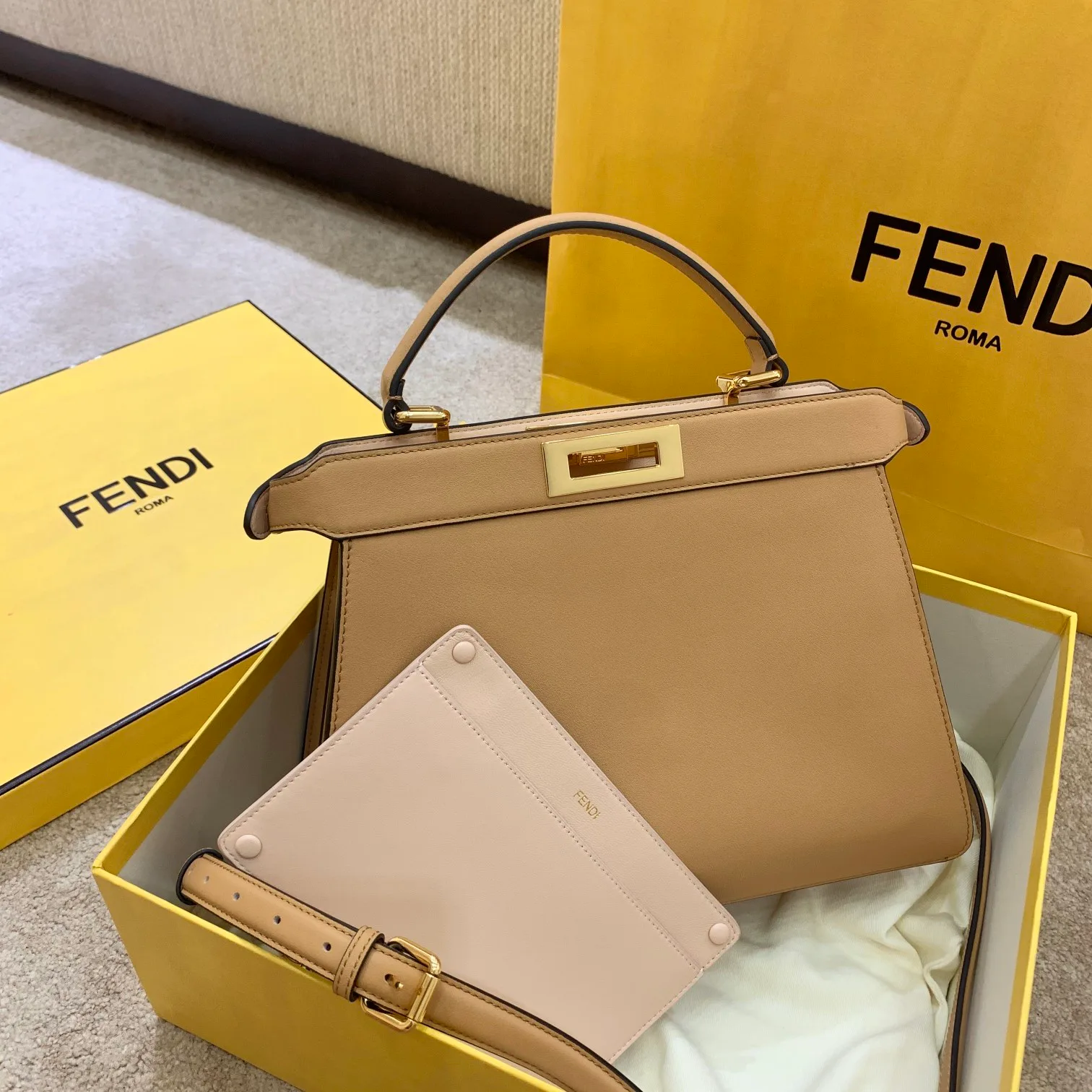 Классические Сумки Женские Fendi 13234507