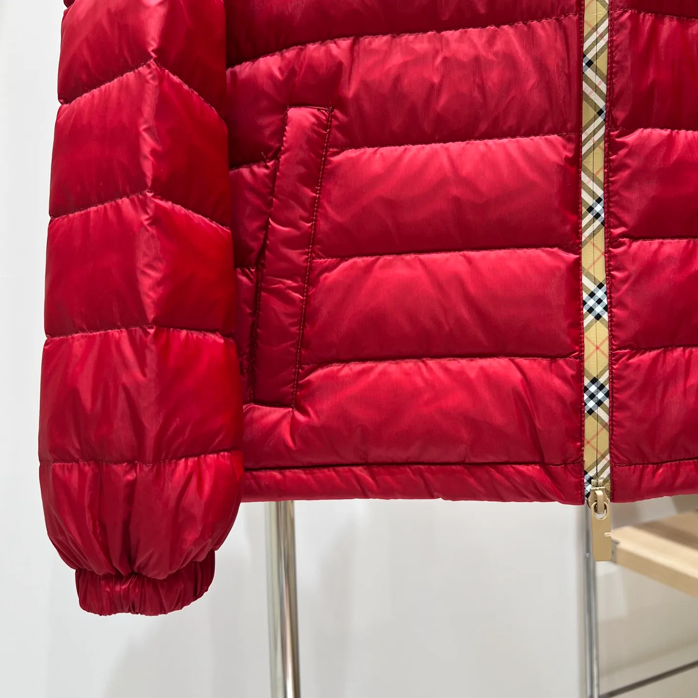 Куртки И Пуховики Женские Burberry 18110901