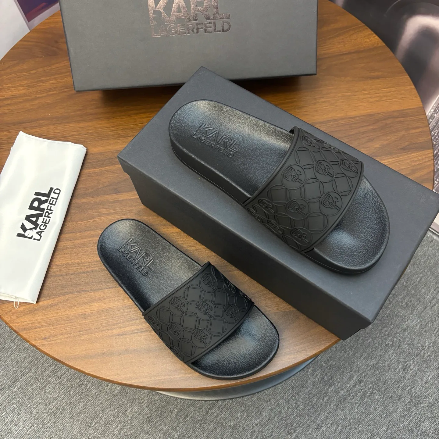 Шлепанцы Женские Karl Lagerfeld 11001530