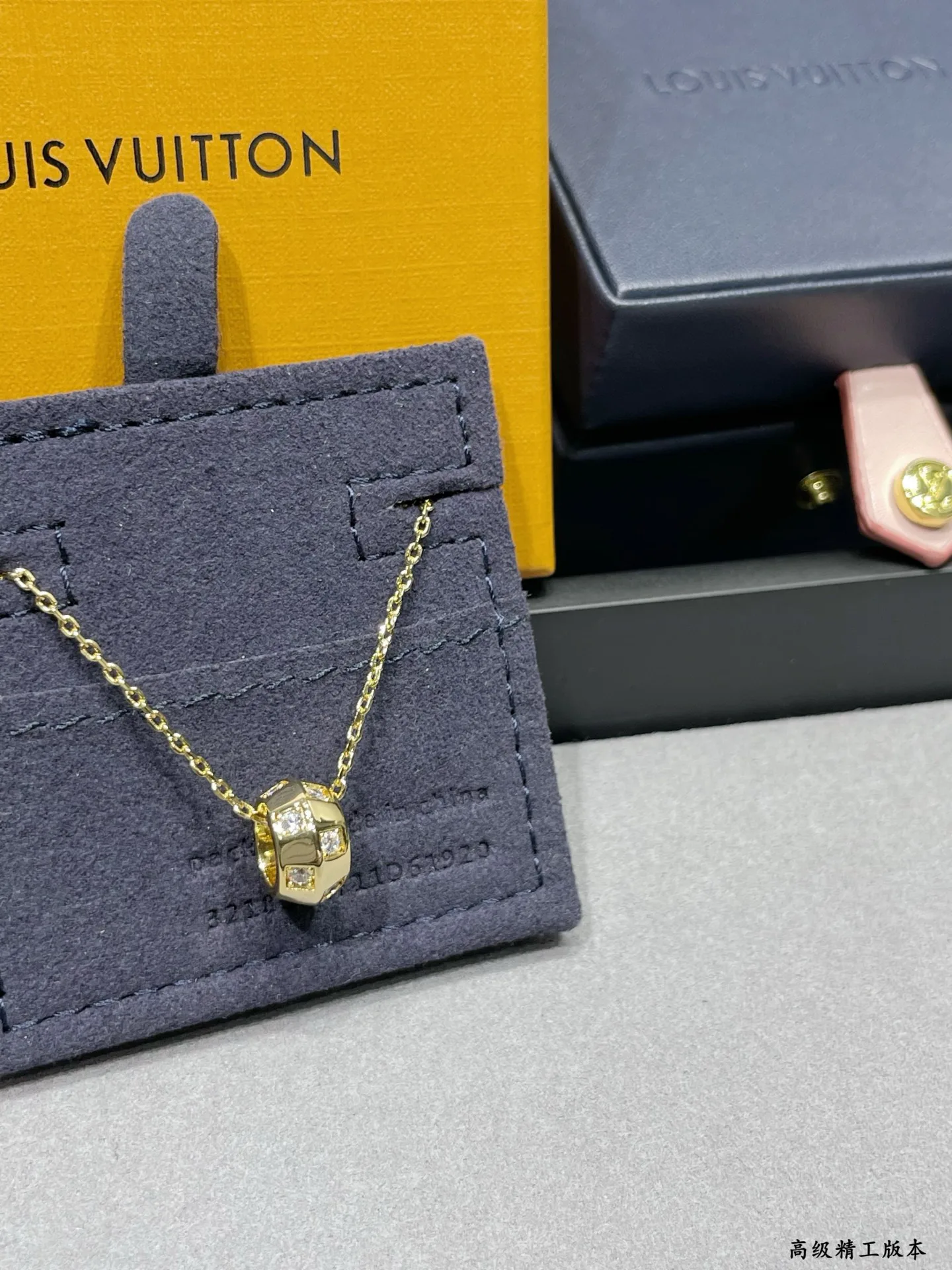 Бижутерия Louis Vuitton 10832052