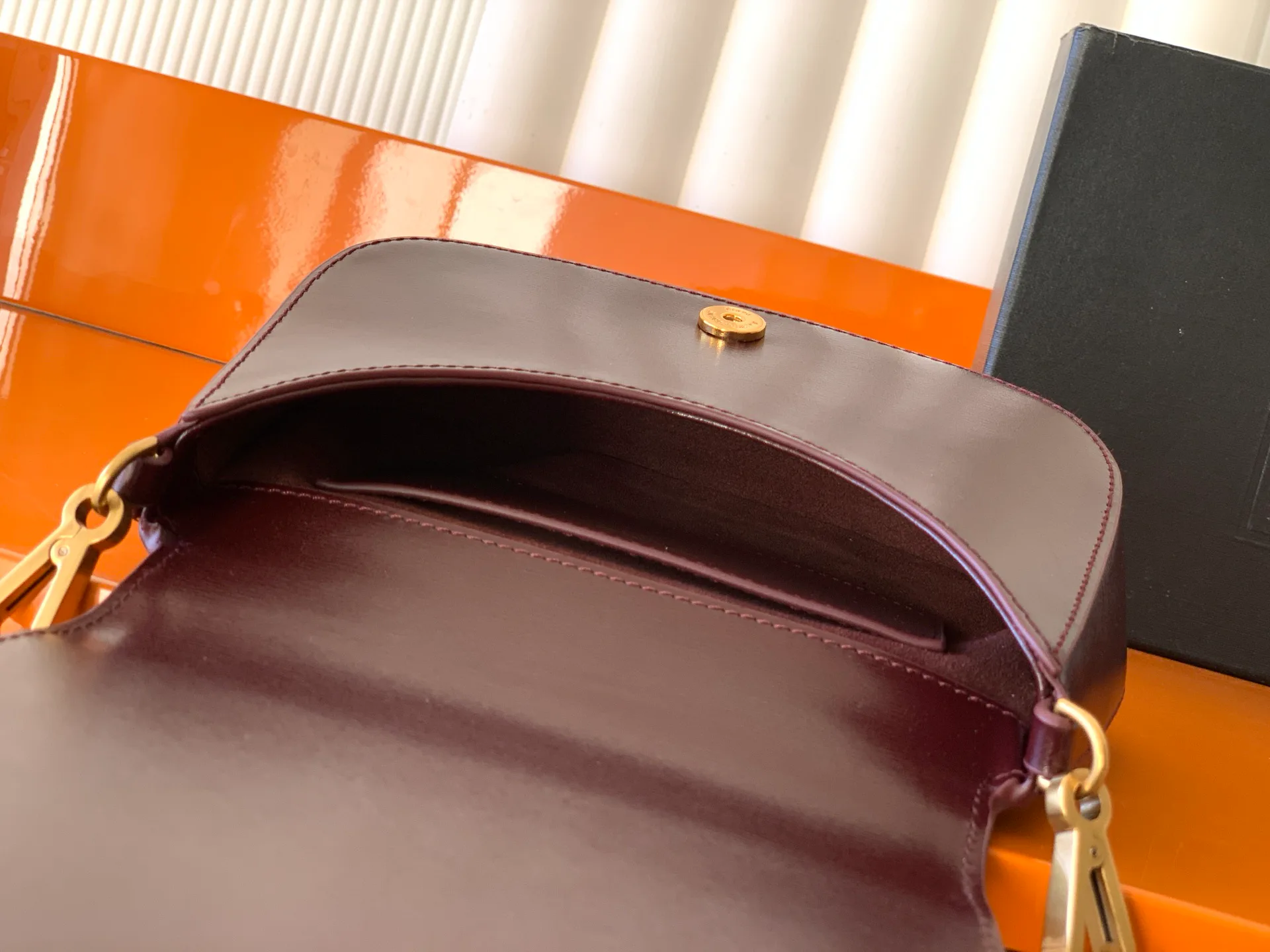 Сумки На Ремне Женские Saint Laurent 11309783