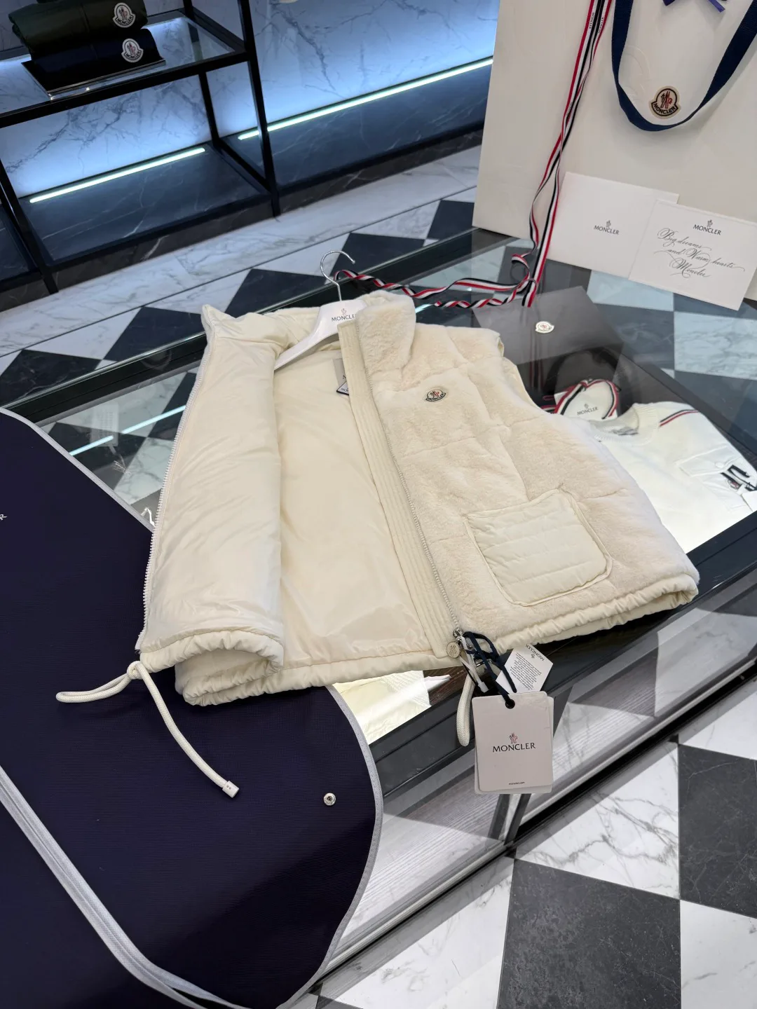 Жилеты Мужские Moncler 723405