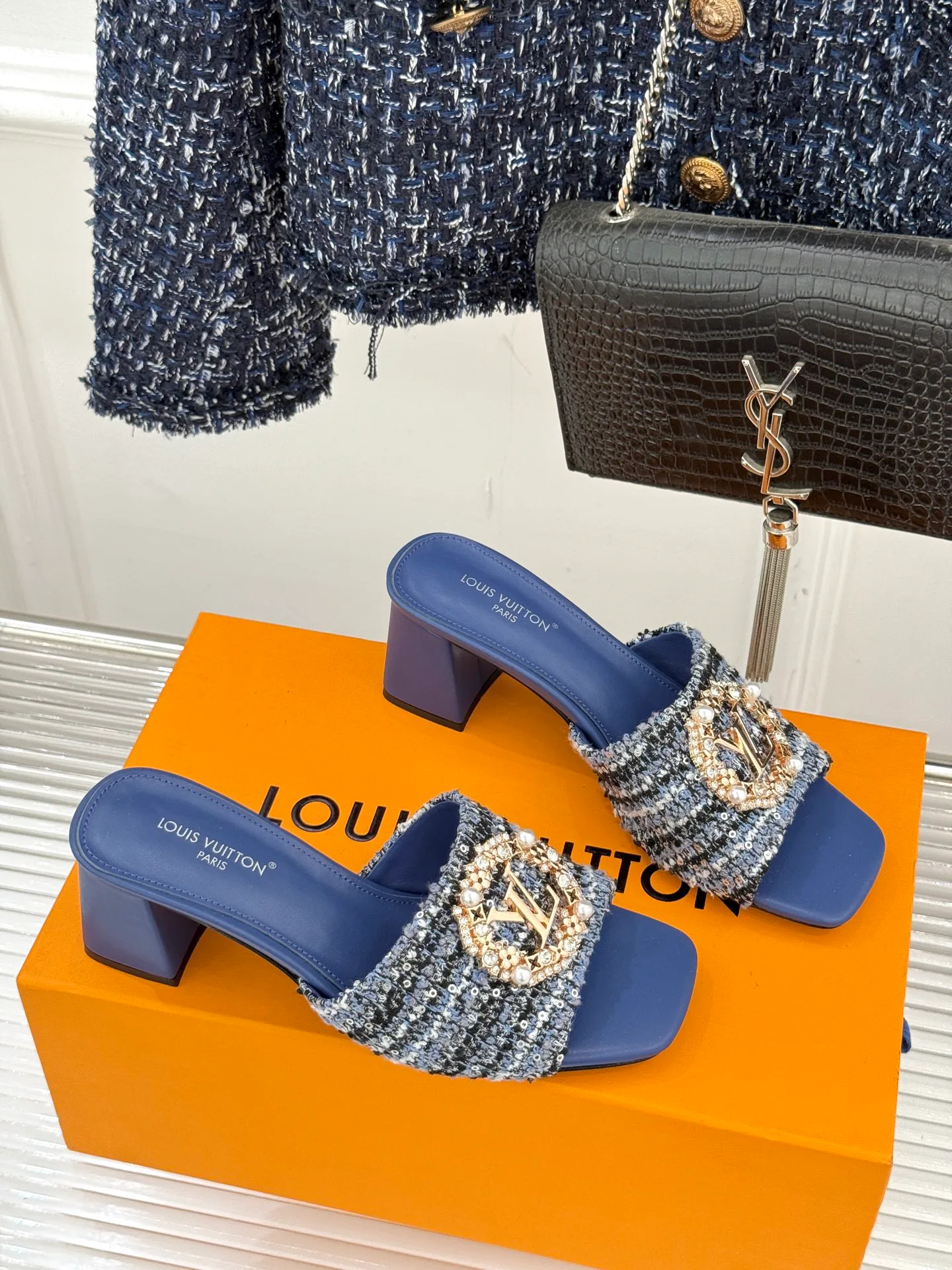 Шлепанцы Женские Louis Vuitton 2768099