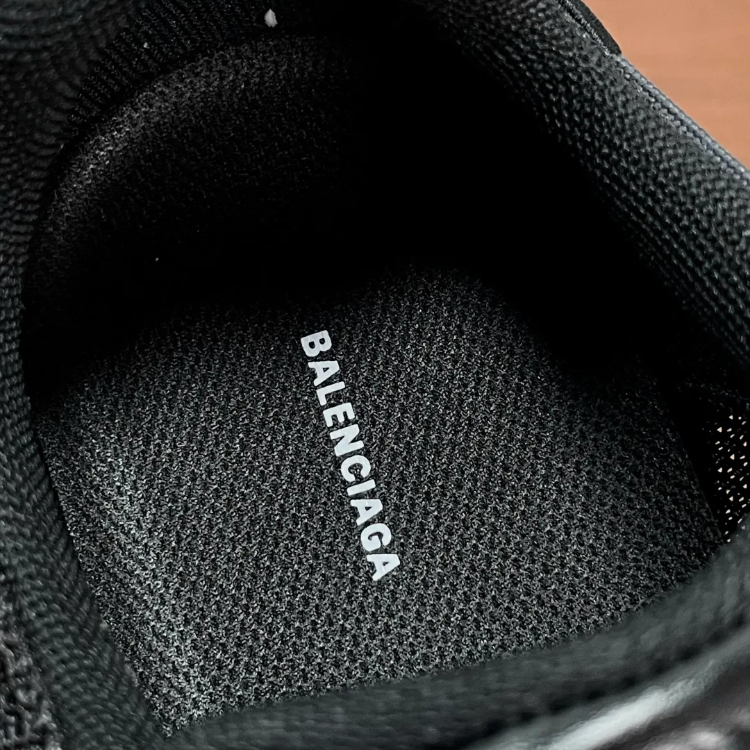 Кроссовки Женские Balenciaga 18789905