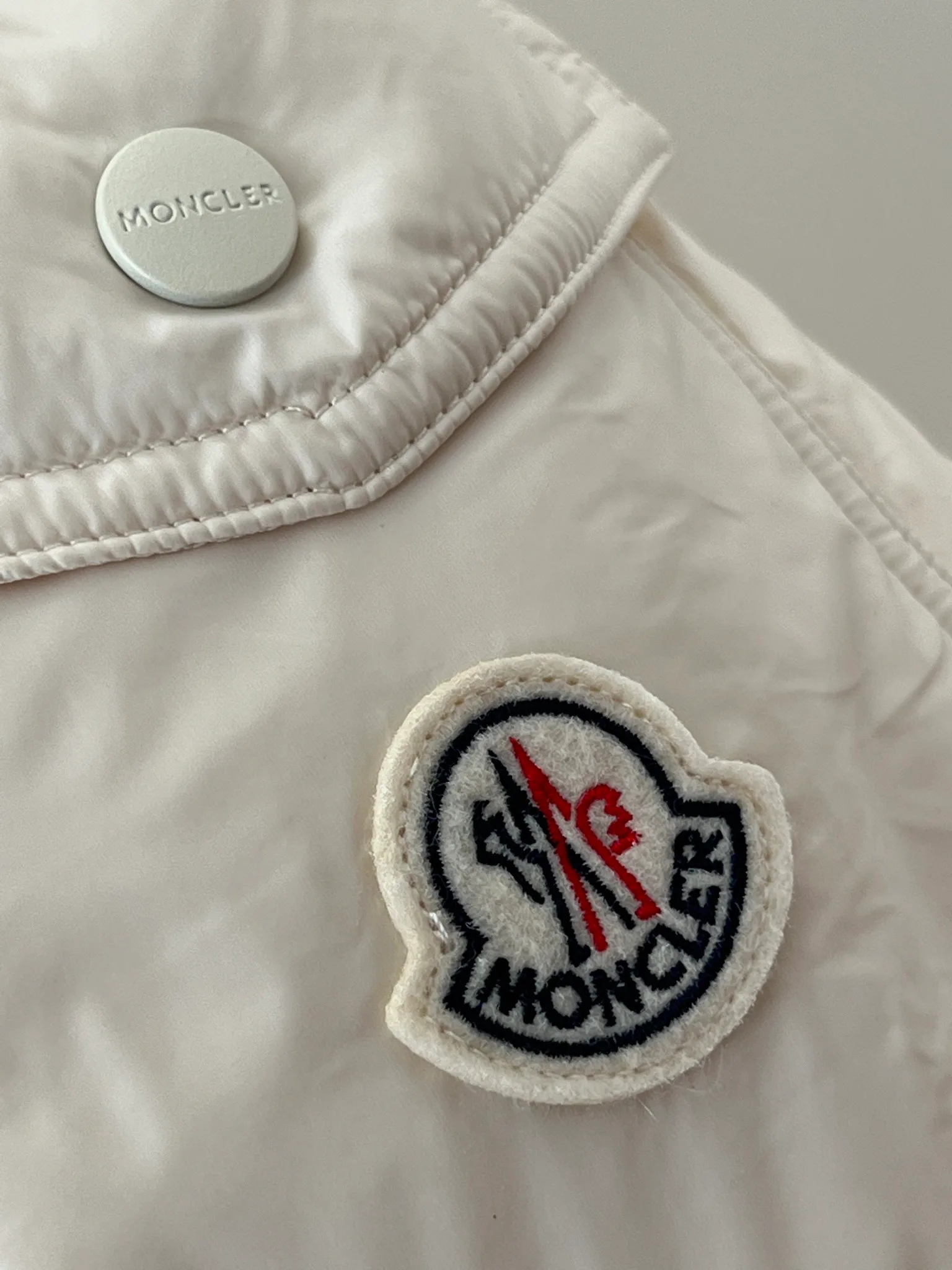 Куртки И Пуховики Женские Moncler 18416137