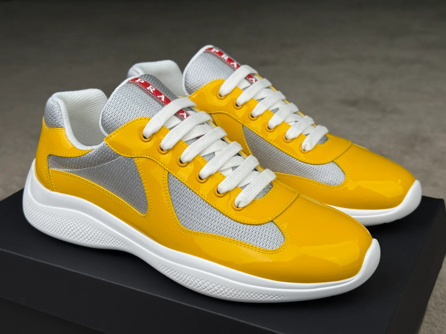 Кроссовки Женские Prada 12730865