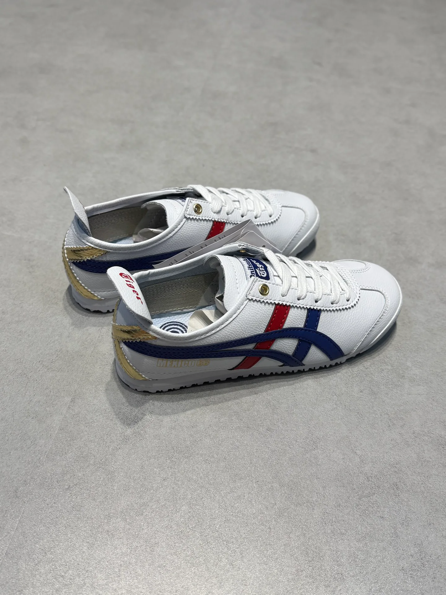 Кроссовки Женские Asics 18192629