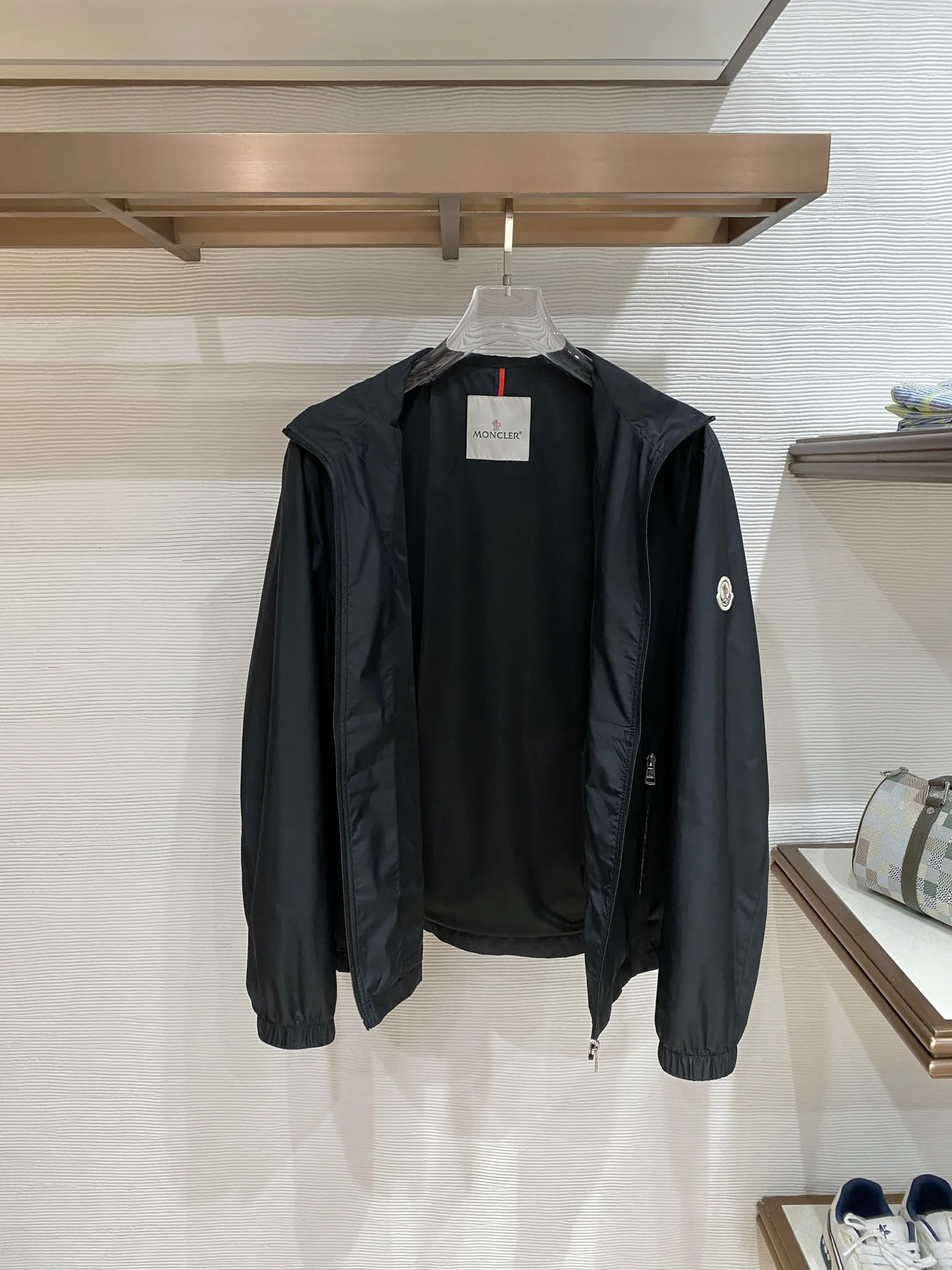Куртки И Пуховики Мужские Moncler 10815801