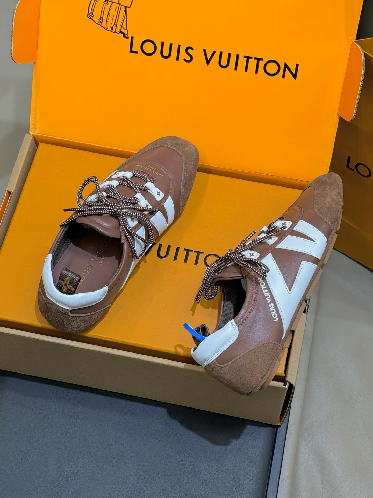 Кроссовки Женские Louis Vuitton 1280030