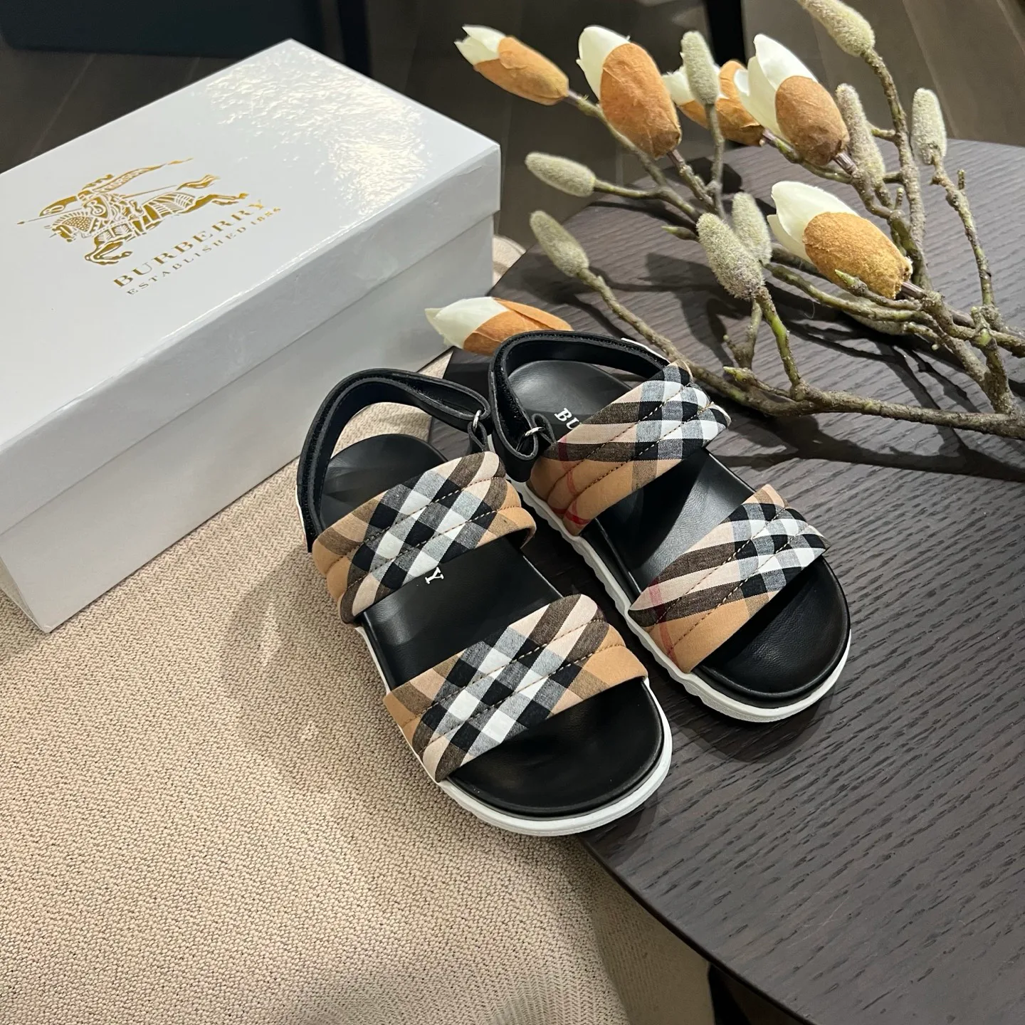 Сандалии Женские Burberry 5919096