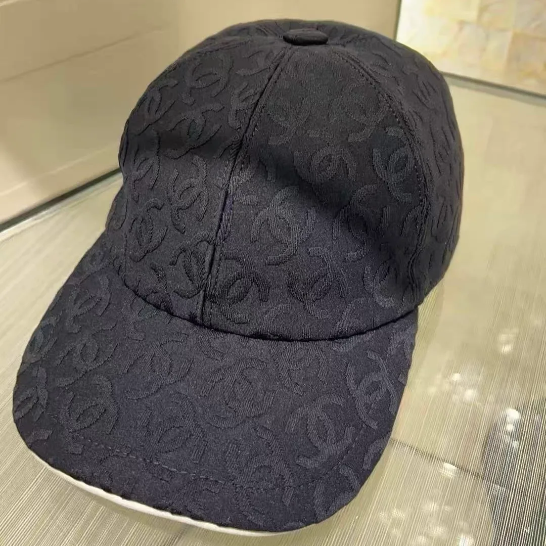 Головные Уборы Chanel 10420511