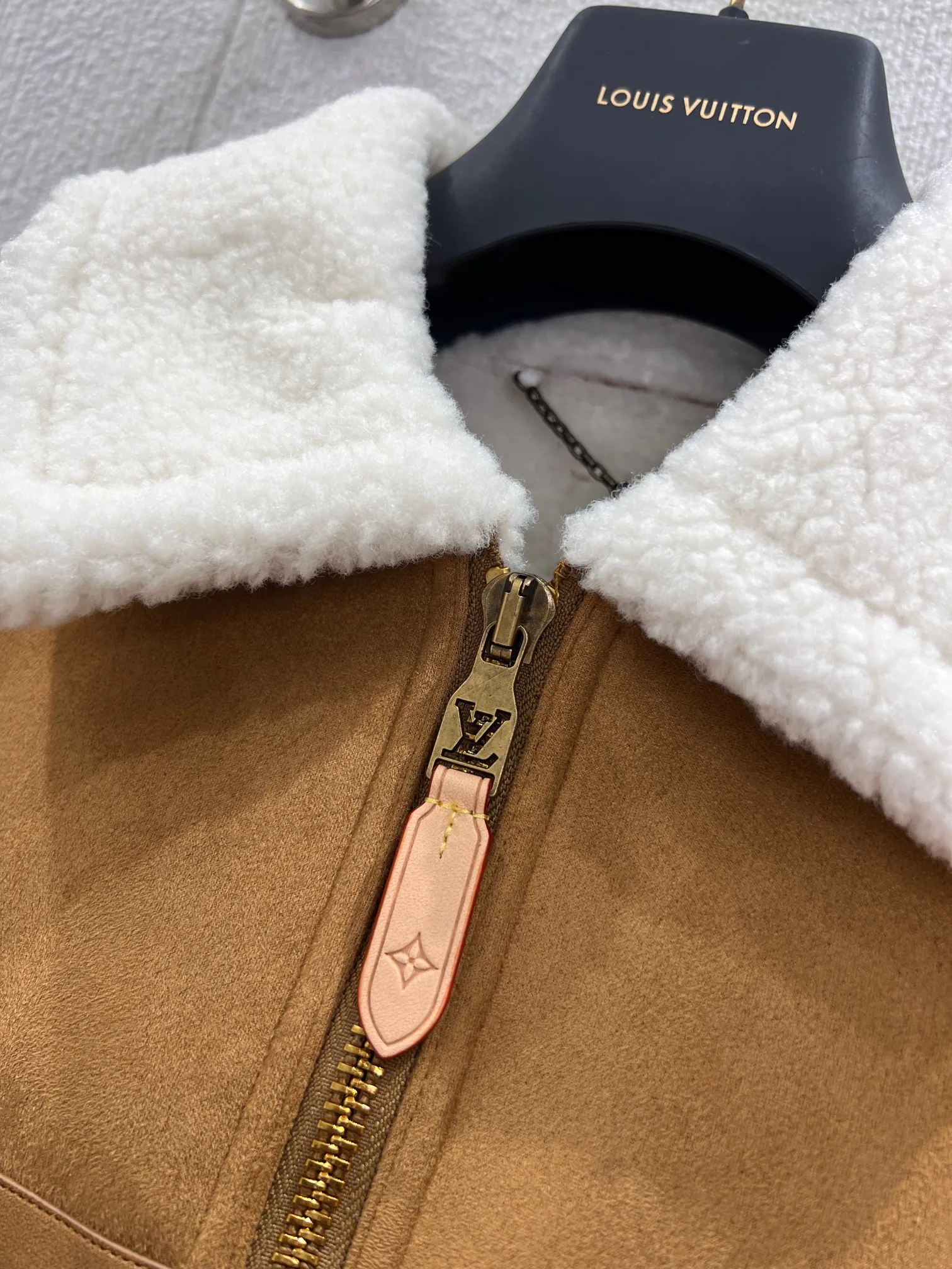 Куртки И Пуховики Женские Louis Vuitton 4342925