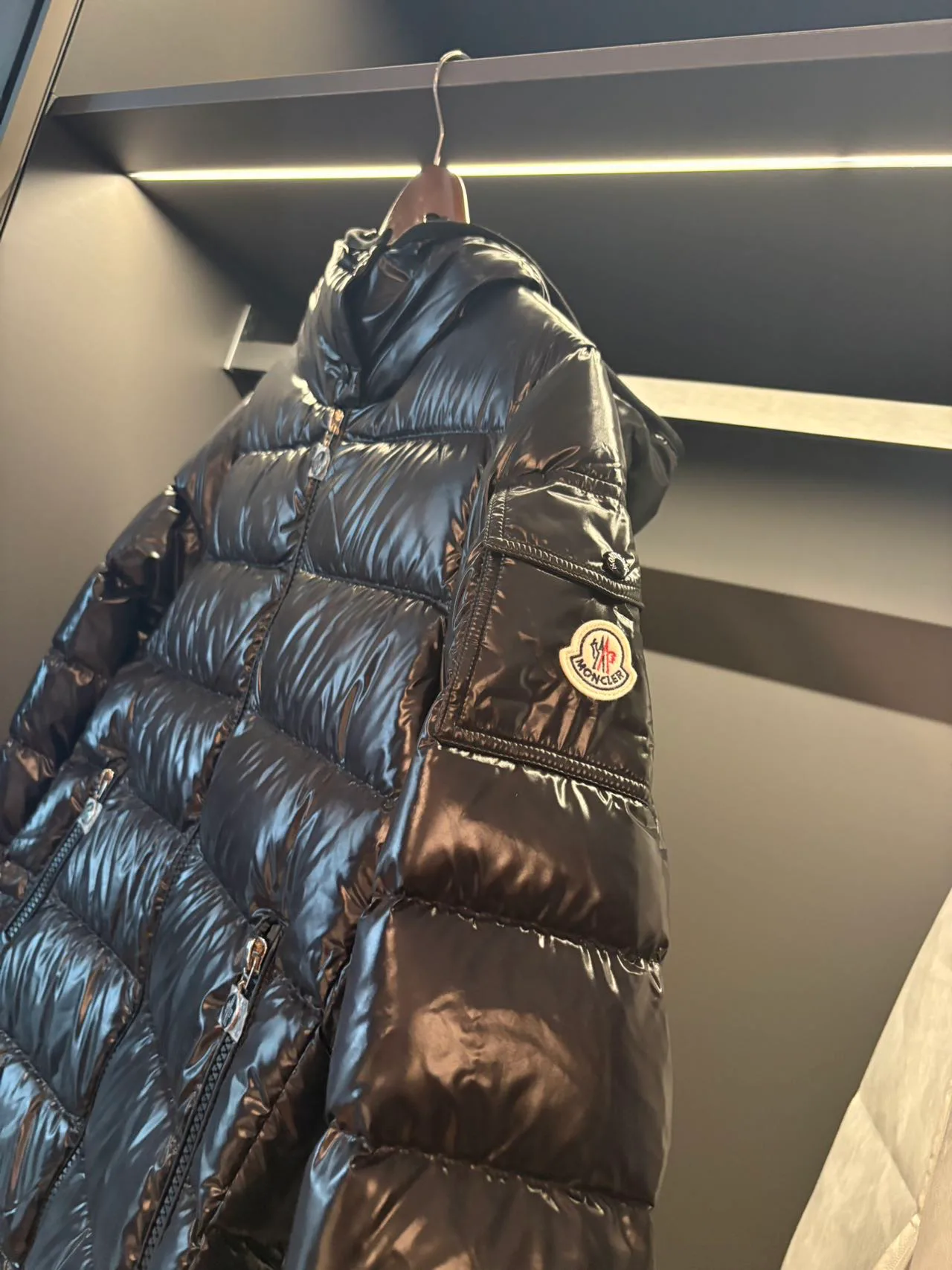 Куртки И Пуховики Женские Moncler 18111043