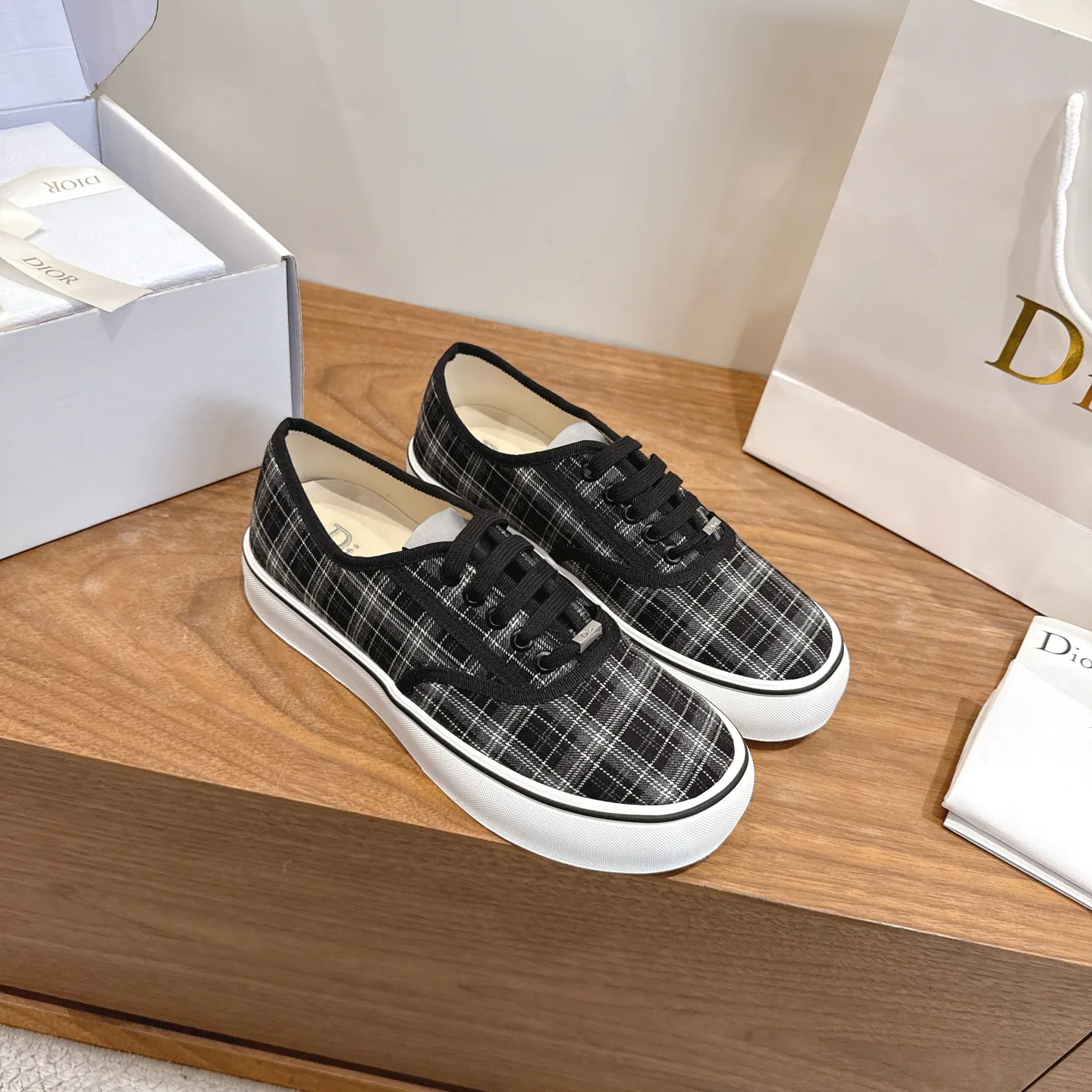 Кроссовки Женские Christian Dior 18083844