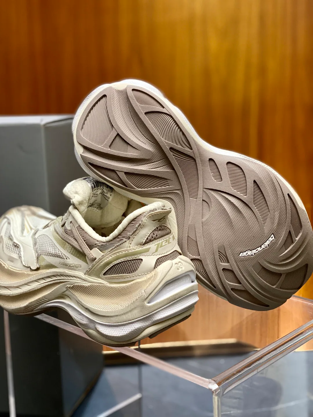 Кроссовки Женские Balenciaga 16934987