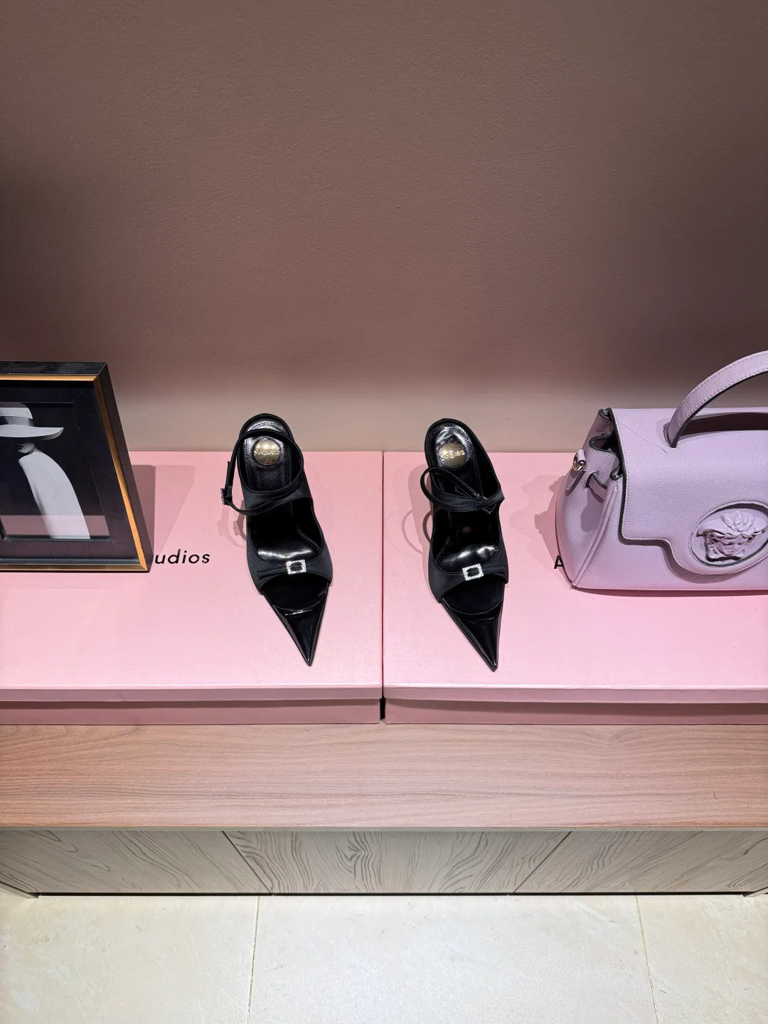 Босоножки Женские Saint Laurent 5737624