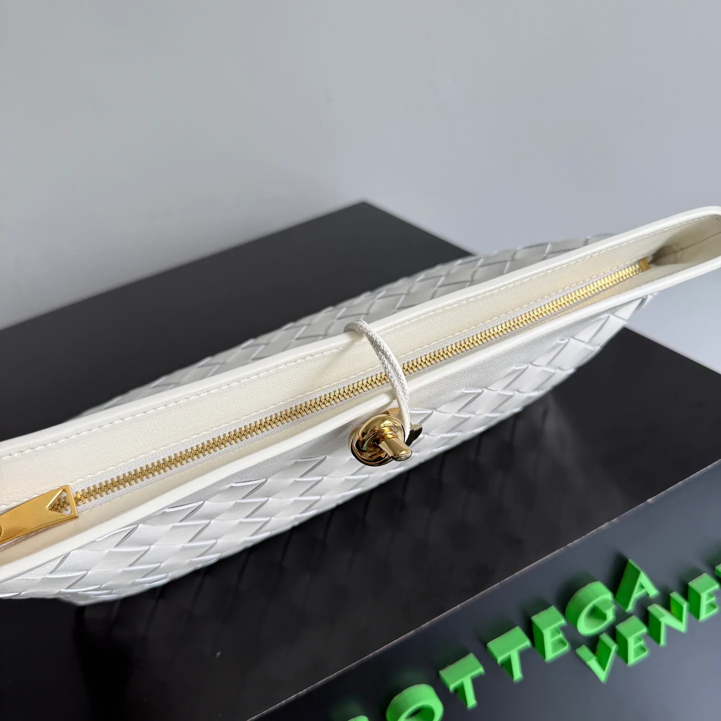 Классические Сумки Женские Bottega Veneta 18004862