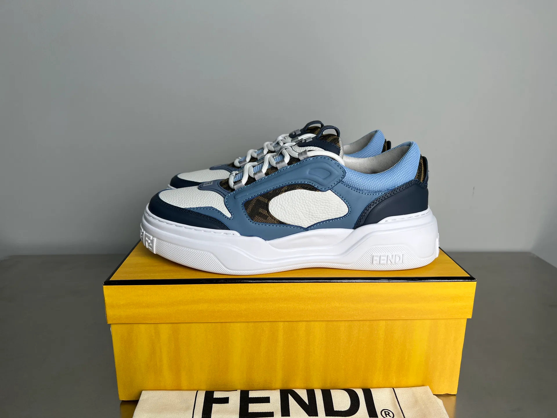 Кроссовки Мужские Fendi 9464409