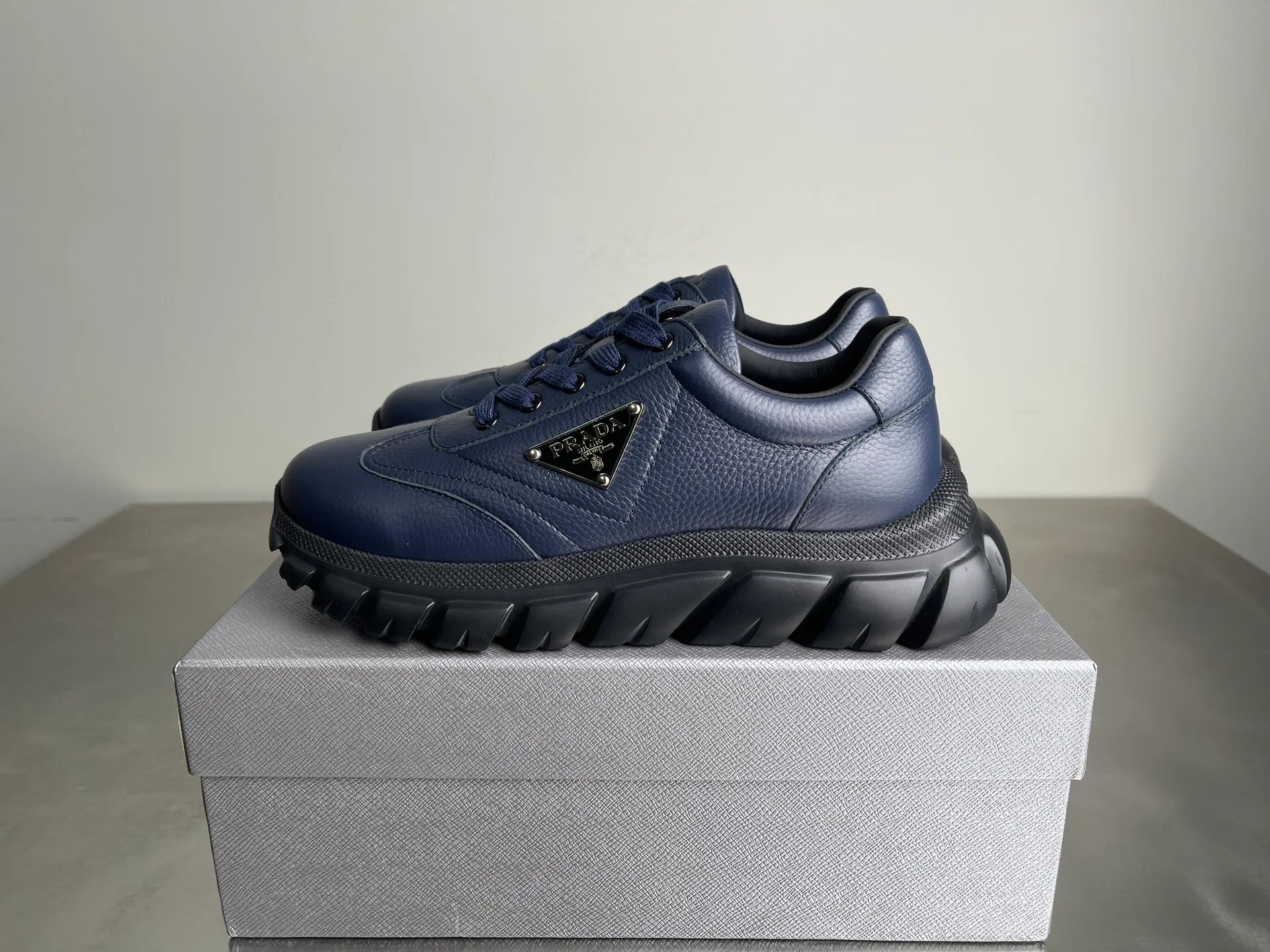 Кроссовки Мужские Prada 5058291